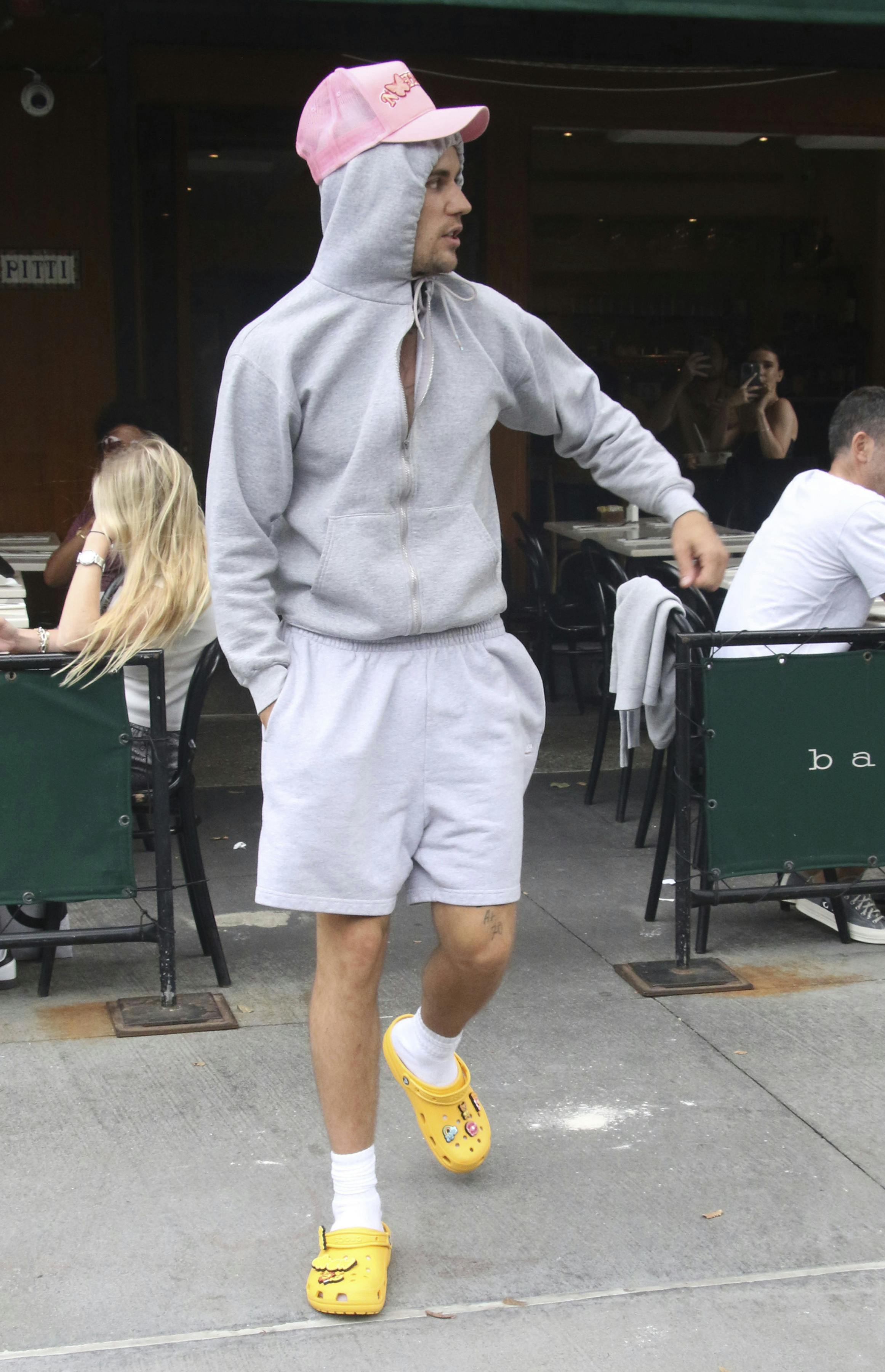 NEW YORK, NY- AUGUST 28: Justin Bieber seen having lunch at Bar Pitti in New York City on August 28, 2023. Credit: RW/MediaPunch /IPX