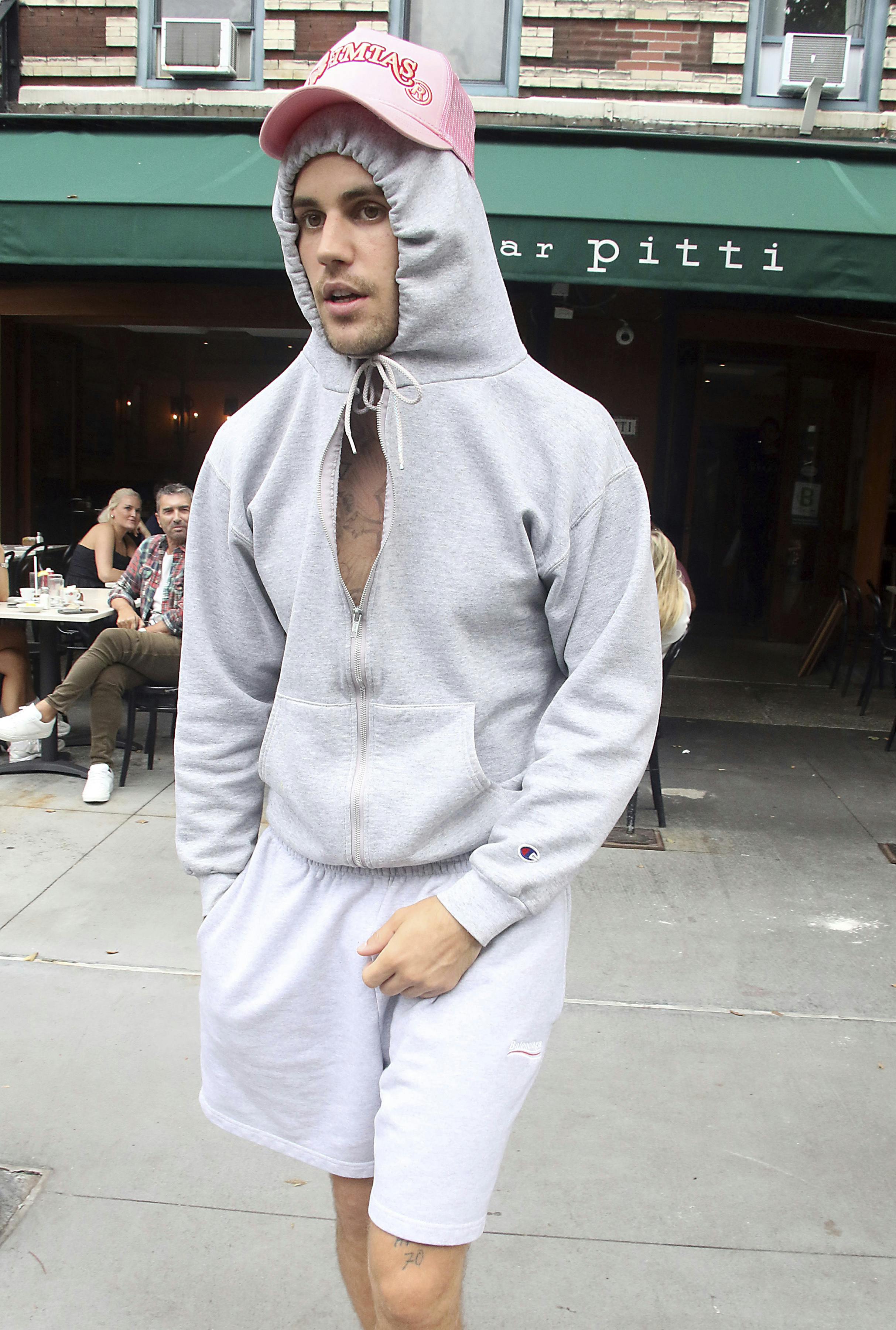 NEW YORK, NY- AUGUST 28: Justin Bieber seen having lunch at Bar Pitti in New York City on August 28, 2023. Credit: RW/MediaPunch /IPX