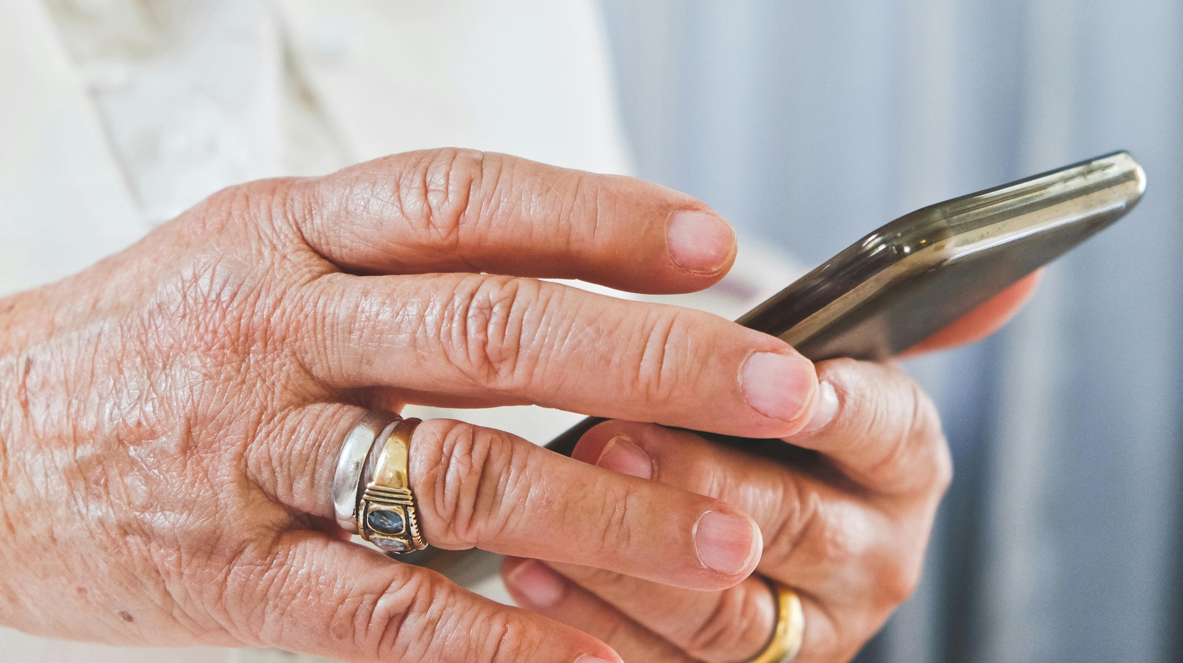 89-årig kvinde snød 17-årig