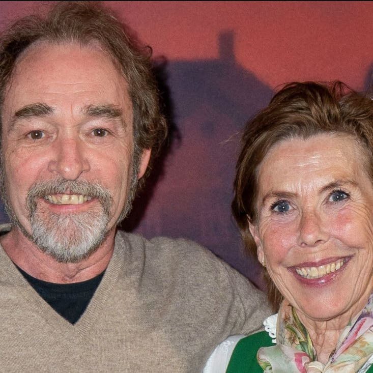 Martin Miehe-Renard og Karin Jagd sælger deres enorme hjem.