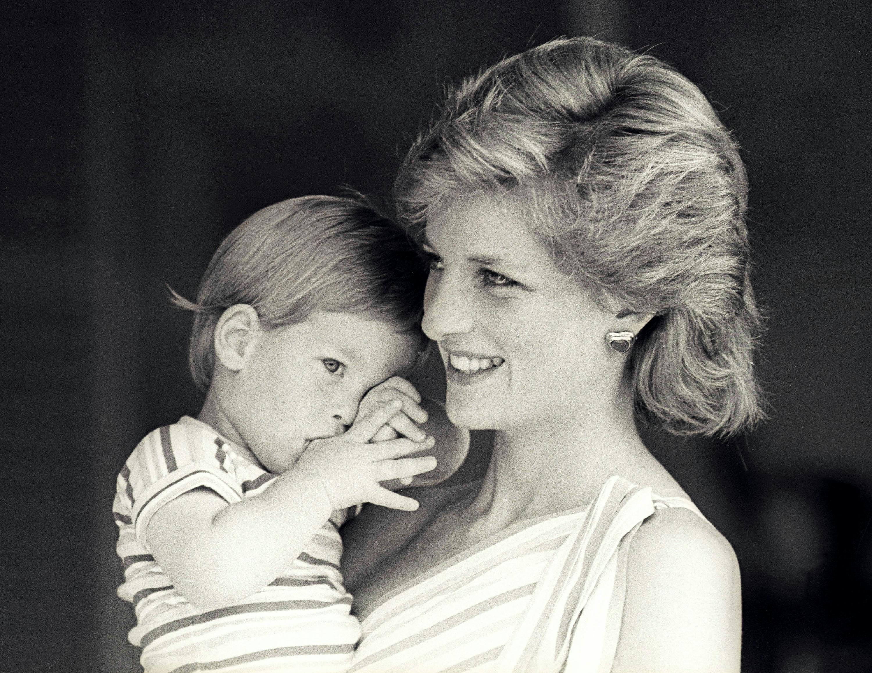 Prins Harry var blot 12 år, da han mistede sin mor. 