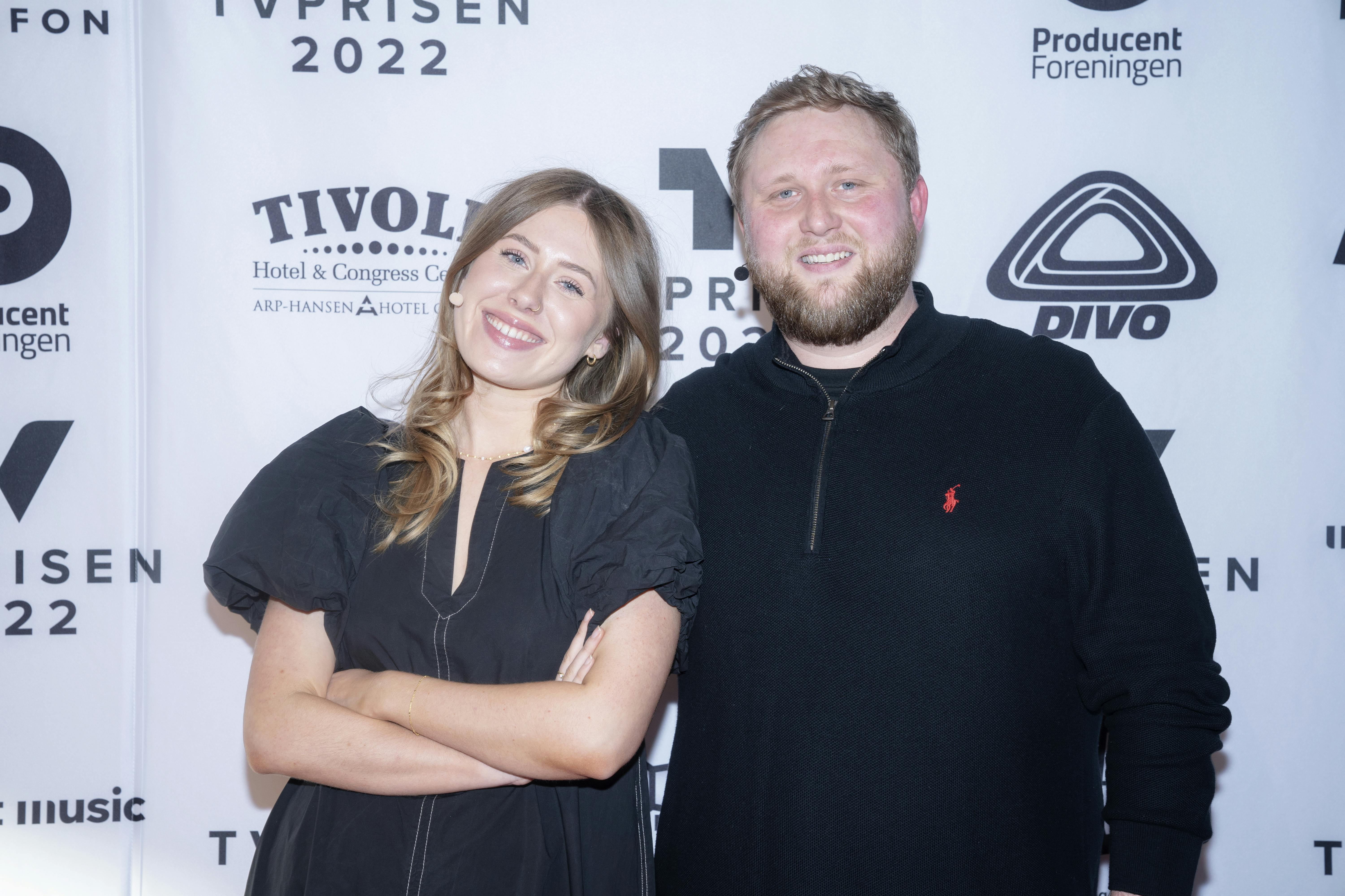 TV Prisen 2022. Tv-personligheder og producenter nomineres i forskellige kategorier, og enkelte er heldige at vinde en pris for deres arbejde i det forgange år. Årets værtspar, Maria Fantino og Christian Bonde. Fredag 26. marts 2022 i Tivoli Congress Center.