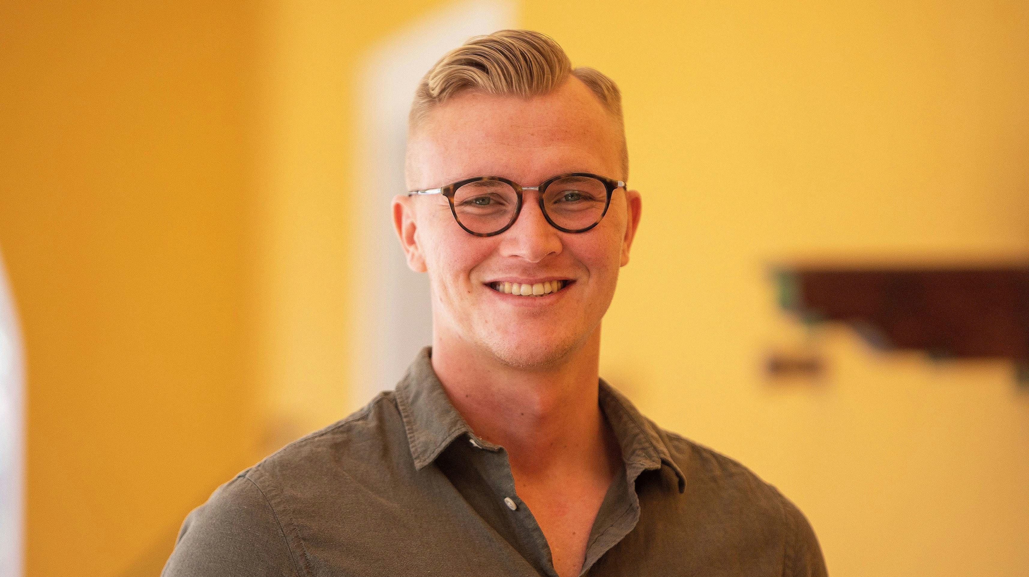 I intet mindre end ni uger slog det gnister mellem Mads Rommelhoff og Julie Kriegler i datinghittet "Bachelorette". Nu har Mads imidlertid fundet kærligheden i Herning.