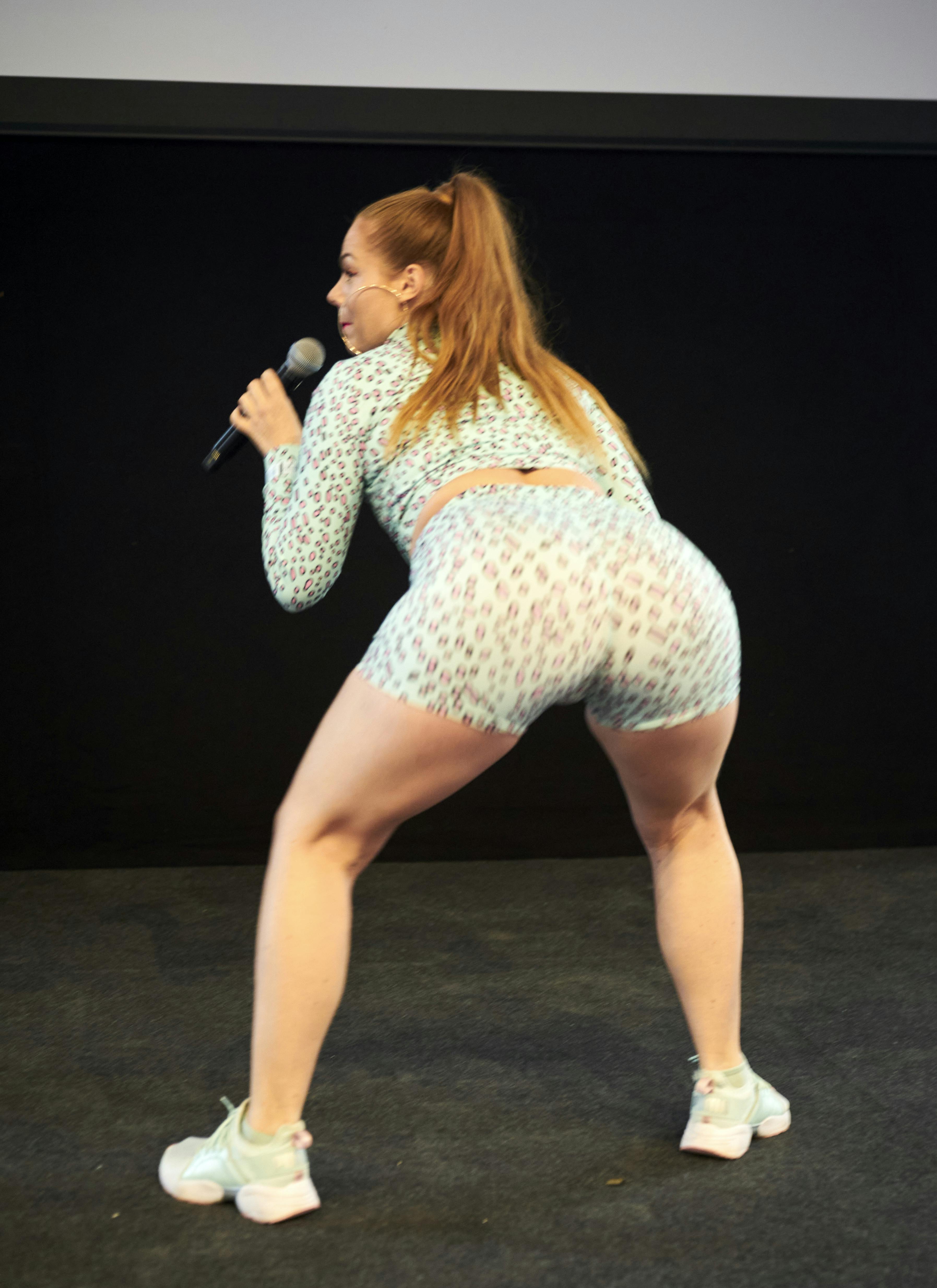 Twerk Queen viser gerne, hvorfor hun fortjener sit navn. Her til Reality Awards 2021.