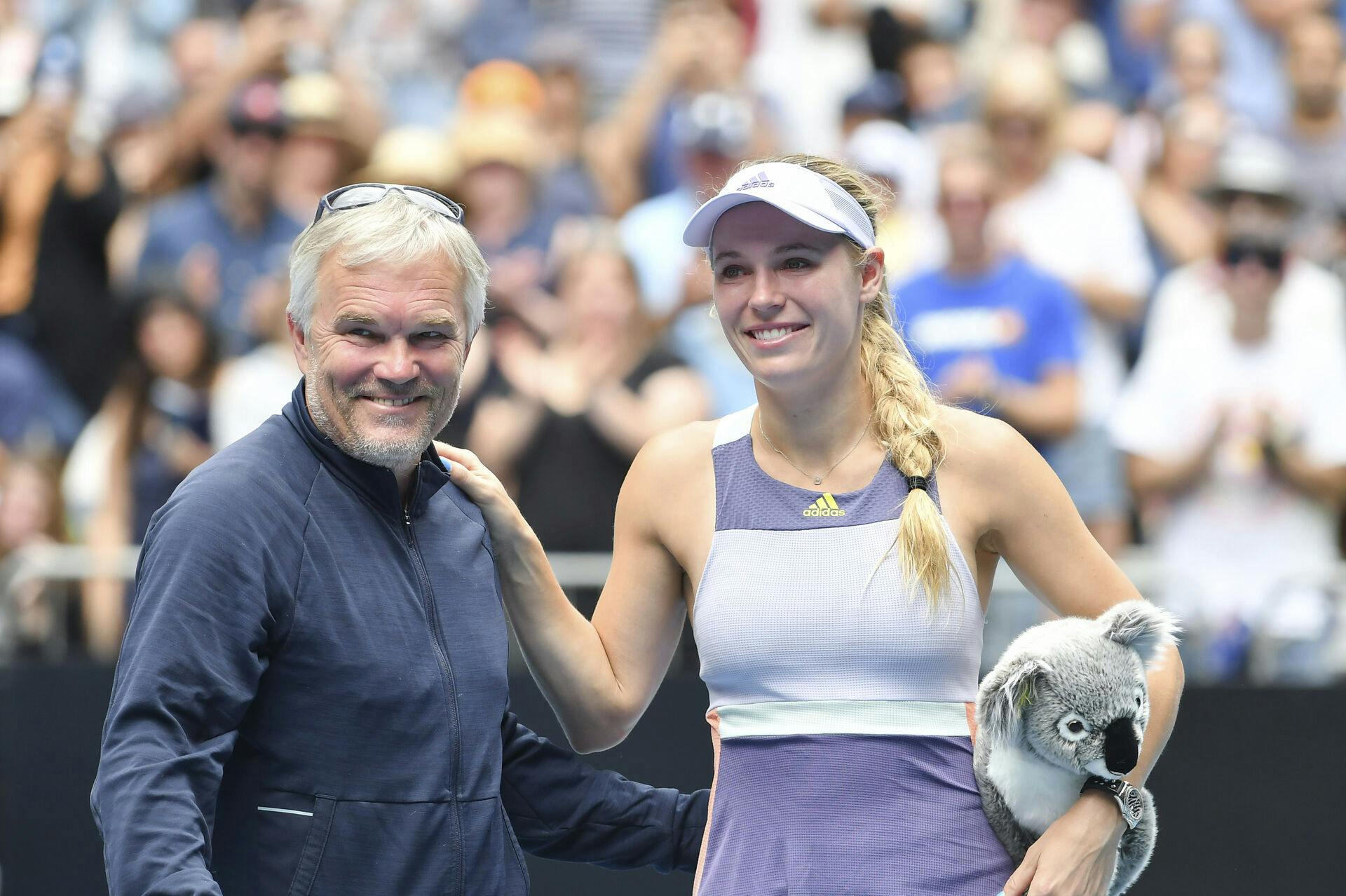 De fleste af os husker nok Piotr Wozniacki som han ser ud her i 2020 i australien, efter Caroline Wozniackis afskedskamp.