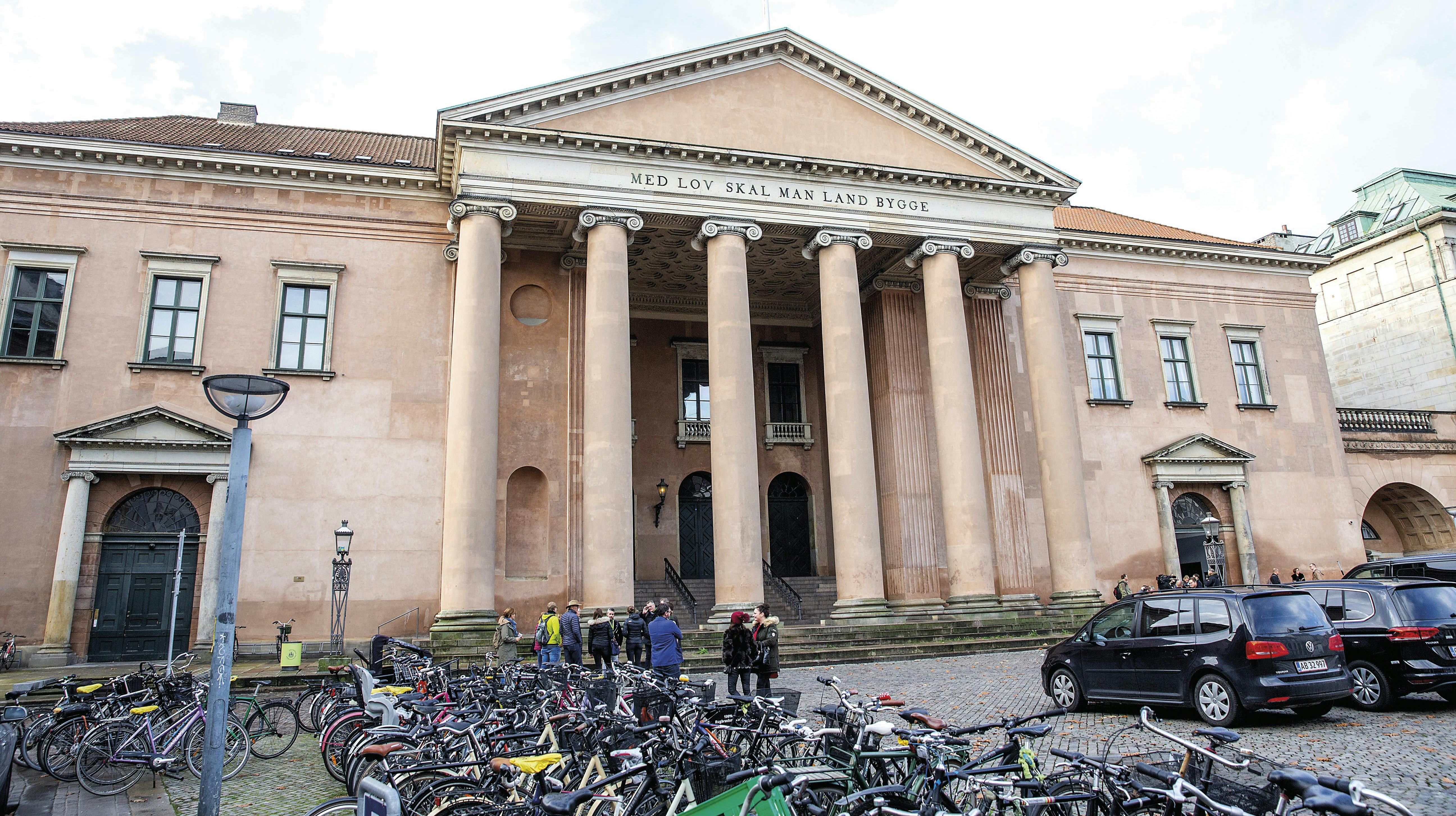 En 24-årig mand, som menes at have eller at have haft relationer til den forbudte bande LTF, blev torsdag varetægtsfængslet for et overfald, som kan trække tråde til den igangværende konflikt mellem LTF og Hells Angels.