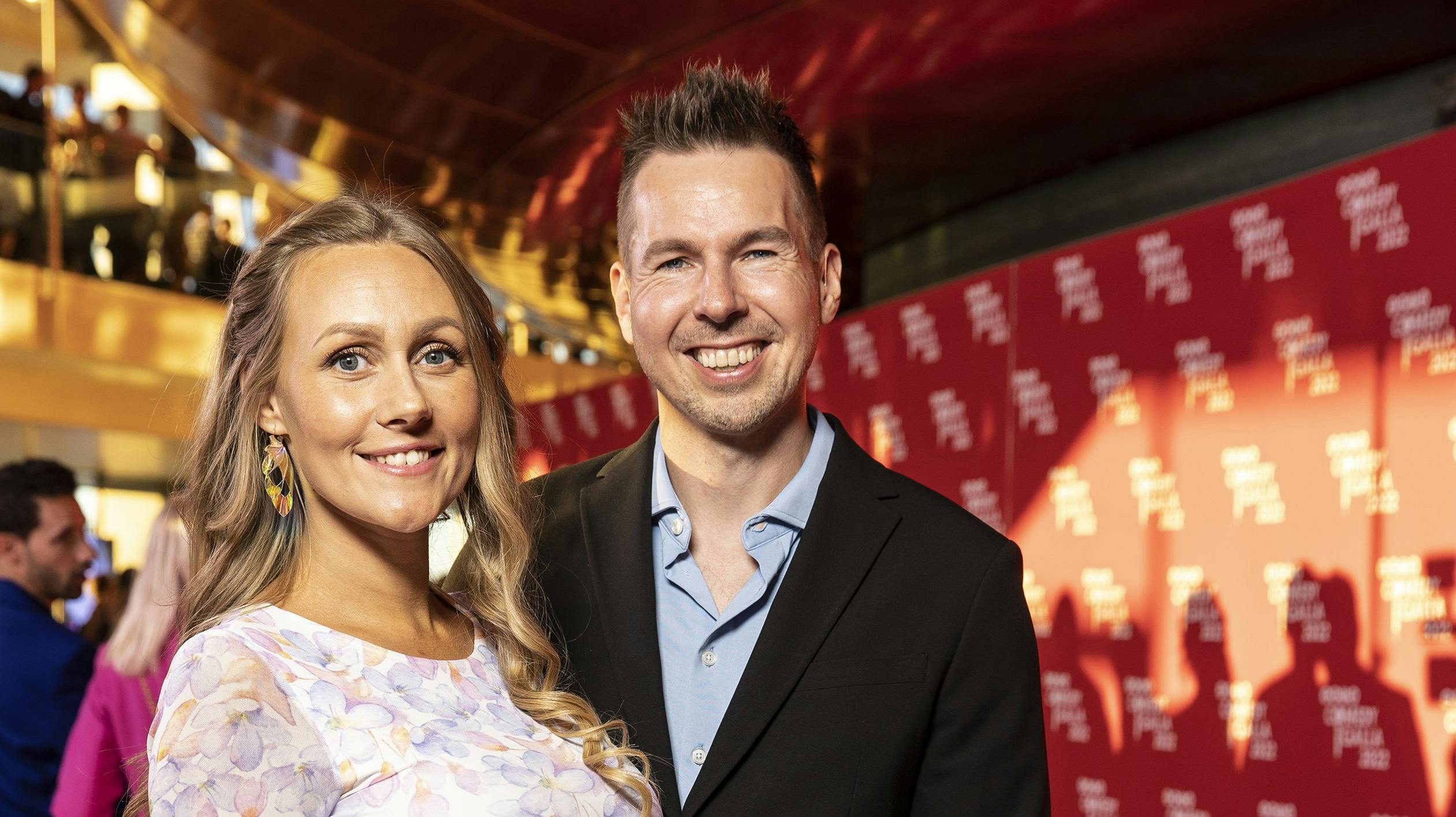 Dan Andersen og fruen Cille viste stolt den voksende babybule frem til Zulu Comedy Galla i 2022.
