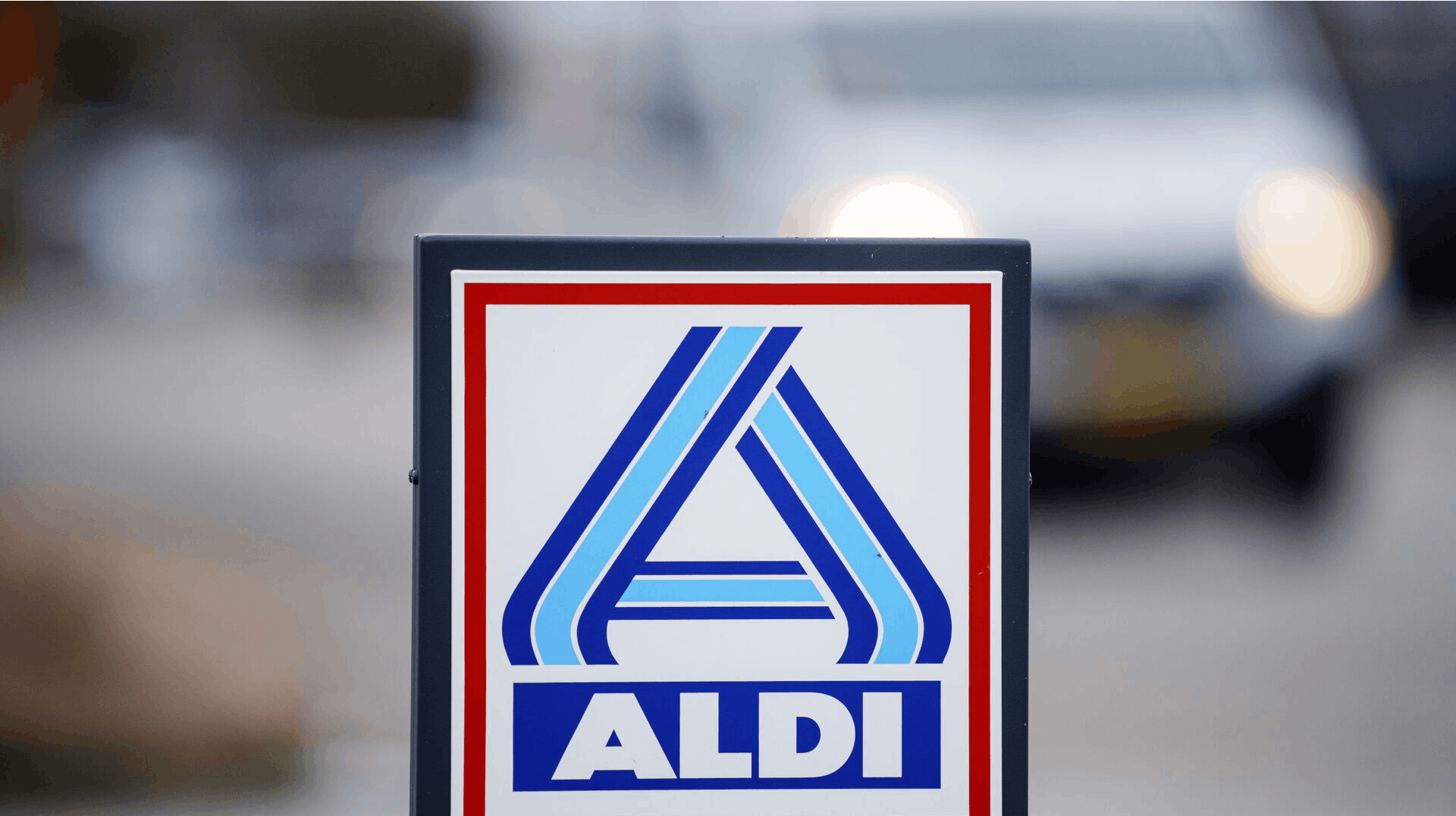Den tyske discountgigant Aldi trækker sig ud af Danmark, Aarhus mandag den 12. december 2022. Aldi lukker sine 188 danske butikker, men omkring 1600 medarbejdere vil overgå til Rema 1000, der overtager 114 butikker.. (Foto: Bo Amstrup/Ritzau Scanpix)