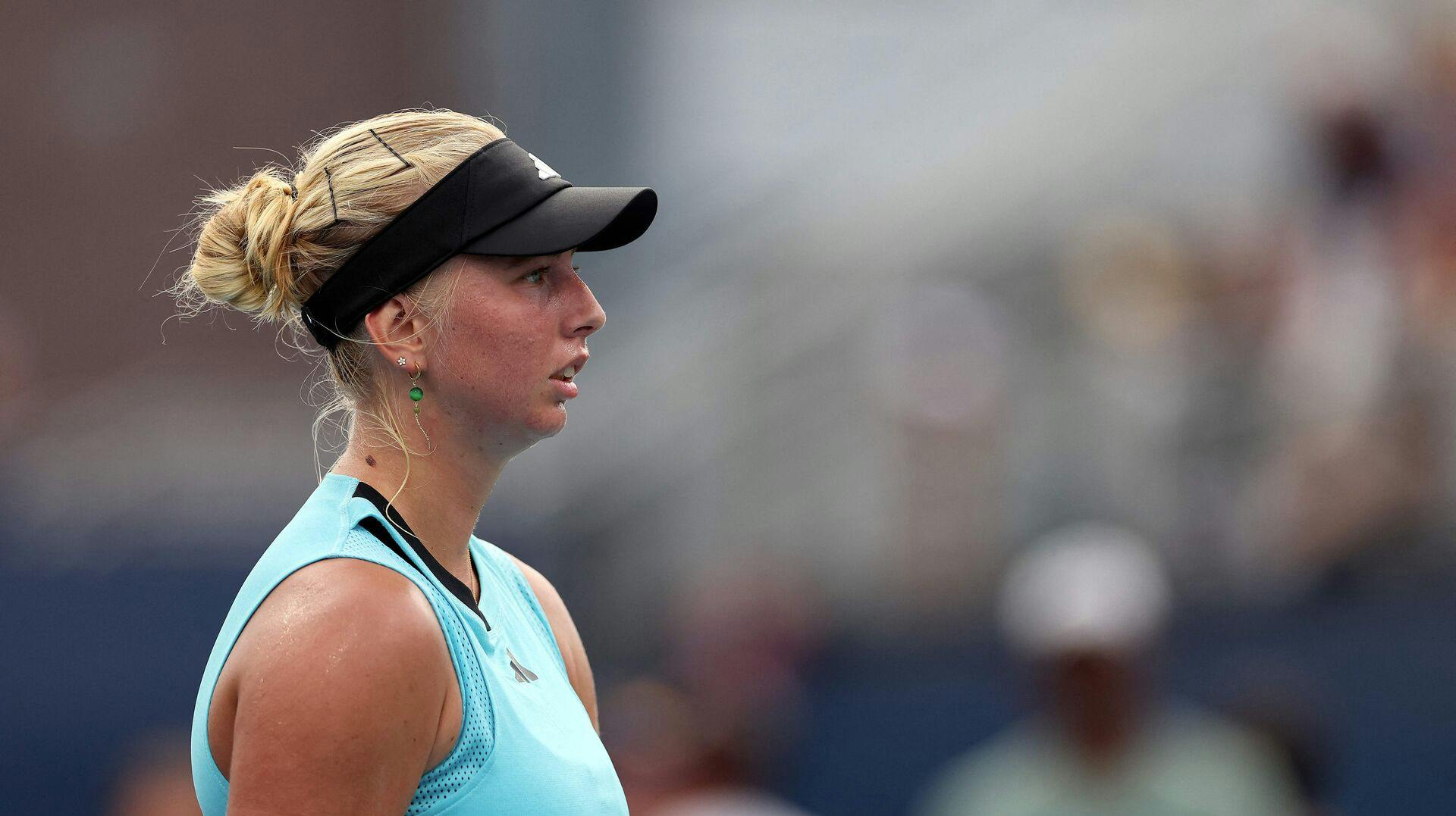 Clara Tauson røg torsdag ud med et brag i anden runde af US Open. Derfor er hun ikke sikker på, hvem der fremover skal træne hende.