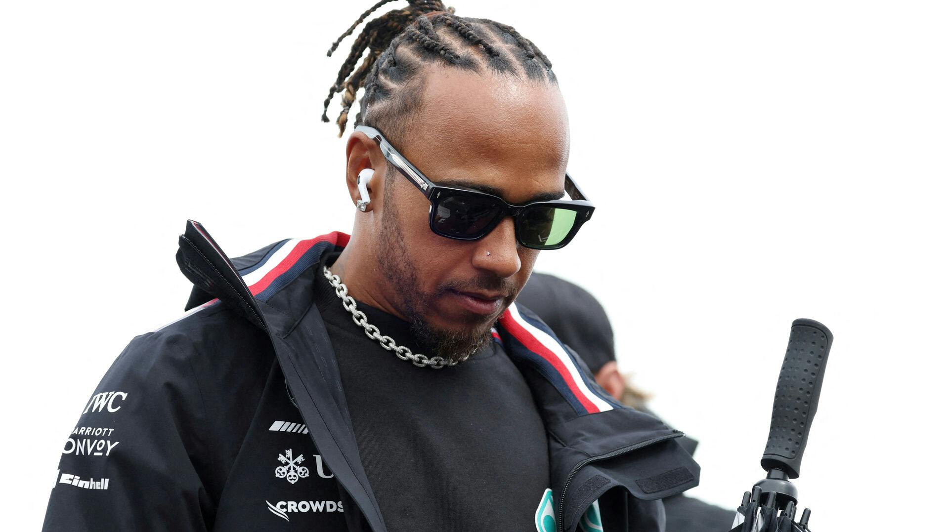 Lewis Hamilton og George Russell fortsætter som duo to år endnu.