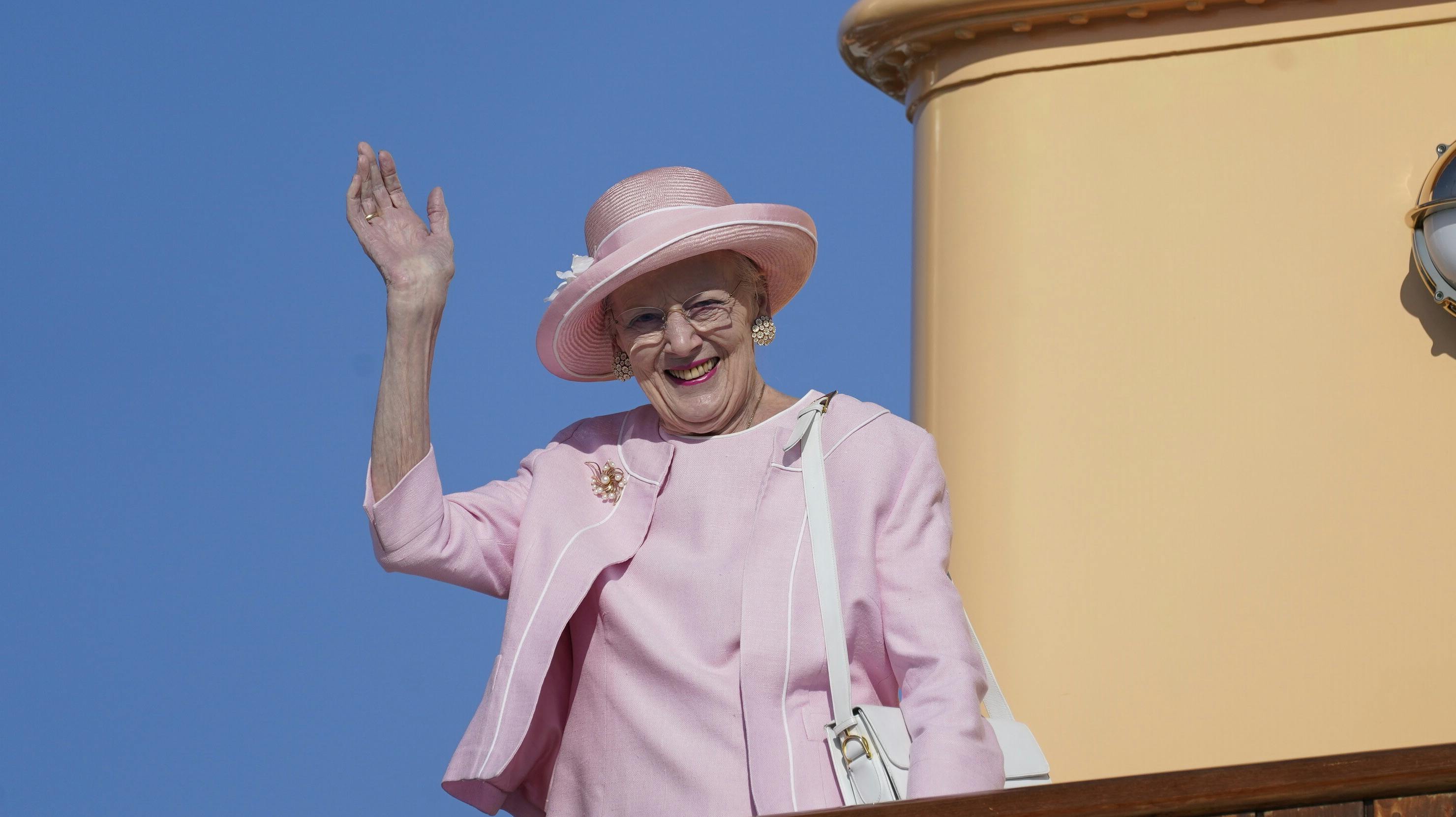 Dronningen har stået for scenografien og kostumerne til den nye Karen Blixen-film "Ehrengard".