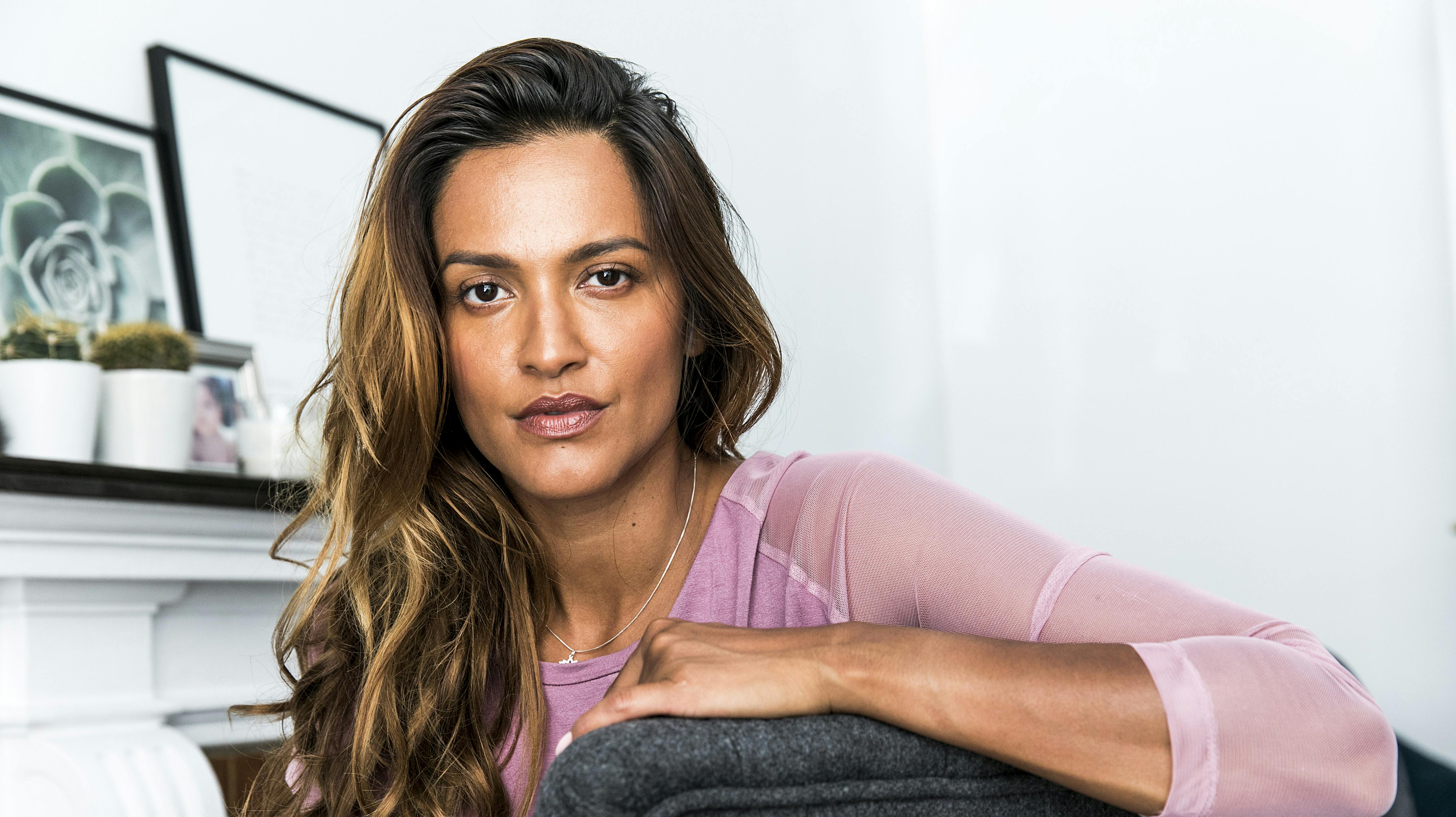 Saszeline Dreyer har de seneste år primært været i medierne, når hun har kæmpet en frihedskamp i forbindelse med covid-19. Nu kaster hun sig ud i ny kamp, hvor hun vil have psykedeliske stoffer lovliggjort.