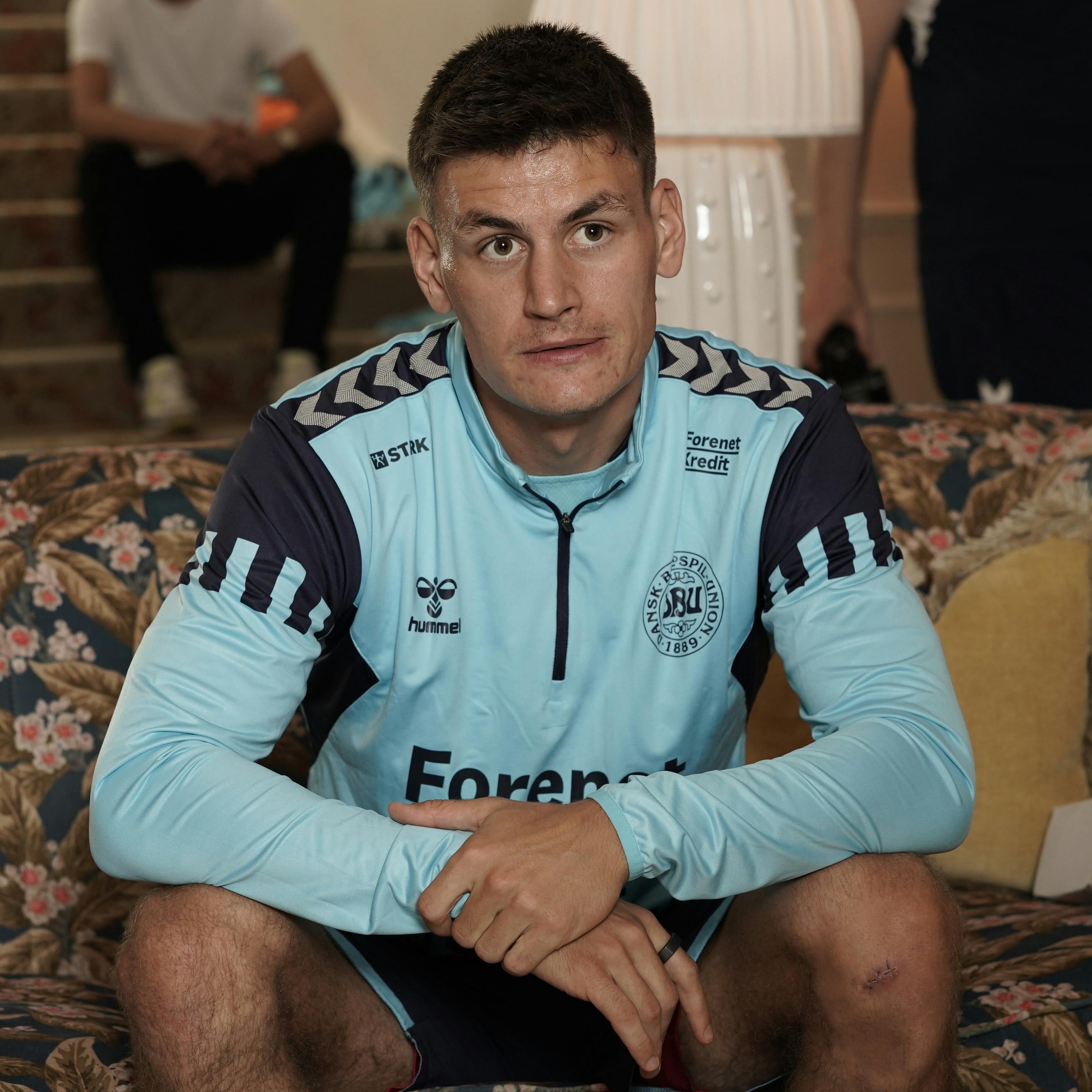 Landsholdsbacken er glad for skiftet til Wolfsburg, hvor han bl.a. spiller sammen med den tidligere FCK-angriber Jonas Wind.