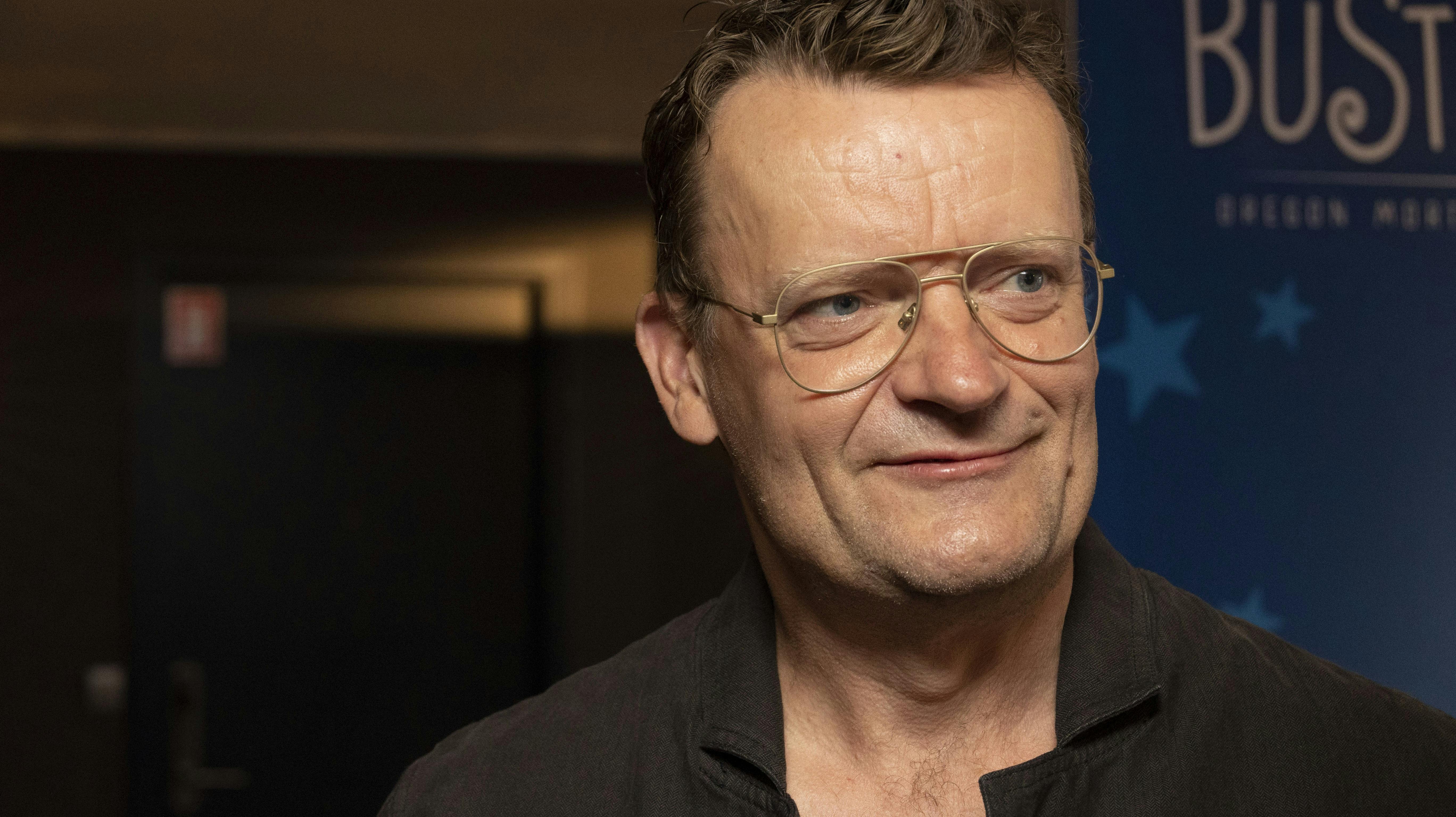 Sådan et sæt øjenbryn har stor betydning for udseendet. Det ved Frank Hvam nu ...