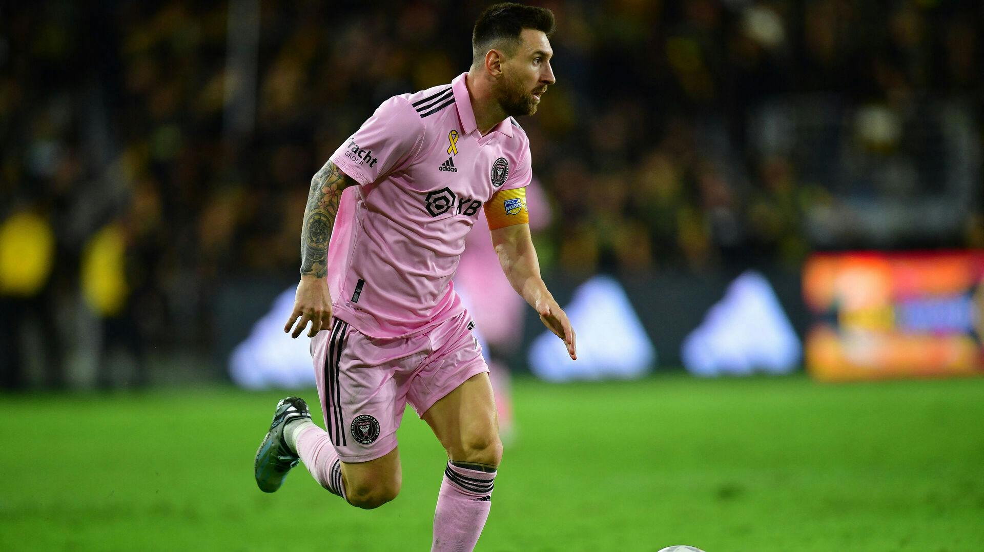 Der manglede ikke stjerner på tribunerne, da Messi var i aktion natten til mandag.