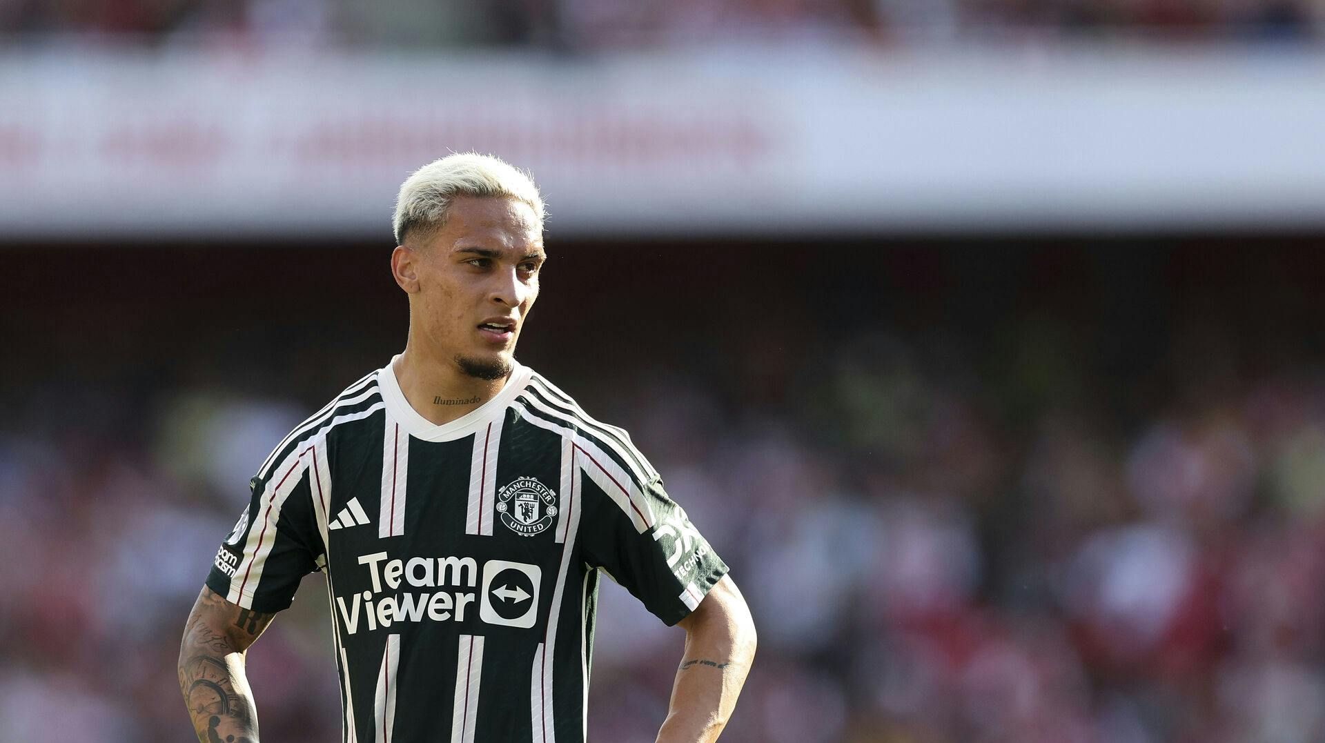 Det er alvorlige anklager, der har ramt den tatoverede kantspiller.