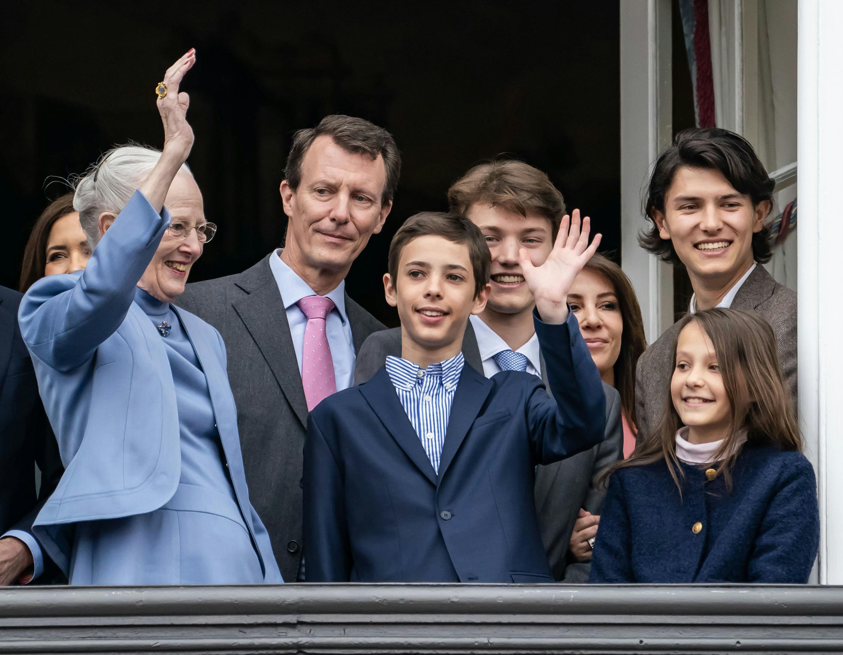 OPGAVE: Dronning Margrethe fejres i anledning af sin 83-års fødselsdag sammen med hele familien.STED: Christian IX's Palæ AmalienborgJOURNALIST: Ulrik Ulriksen og Jan KörnerFOTOGRAF: Hanne JuulDATO: 20230416