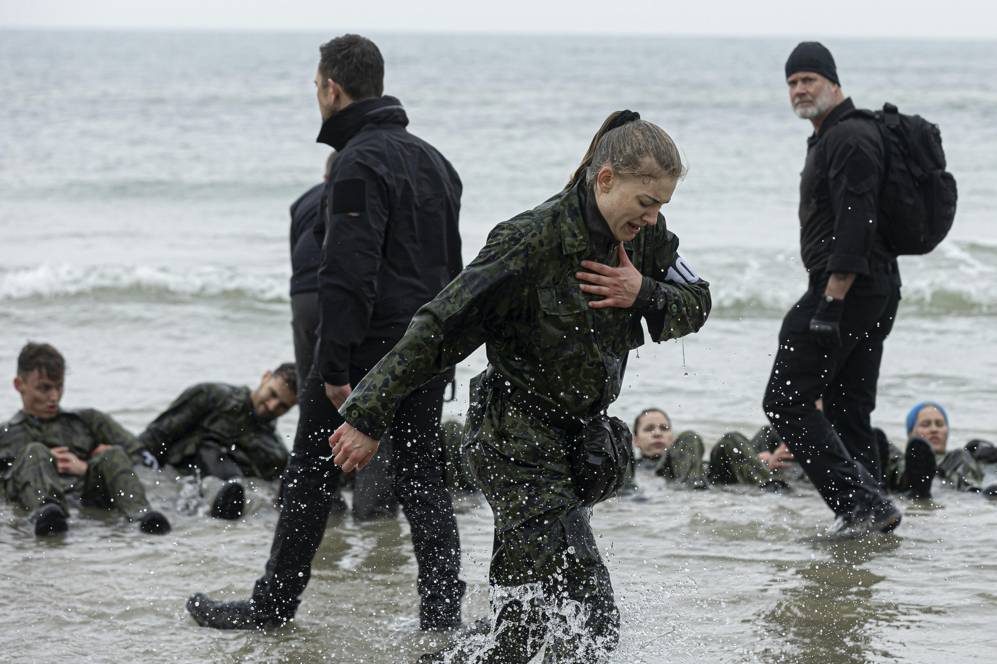 Øvelsen i det kolde vand blev for meget for Mathilde Beuschau, der endte med at reagere på sine instinkter og forlade "Korpset".