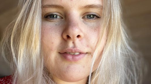 25-årige Amalie Gjorret har overtaget Instagram-profilen med de mange tusinde følgere.