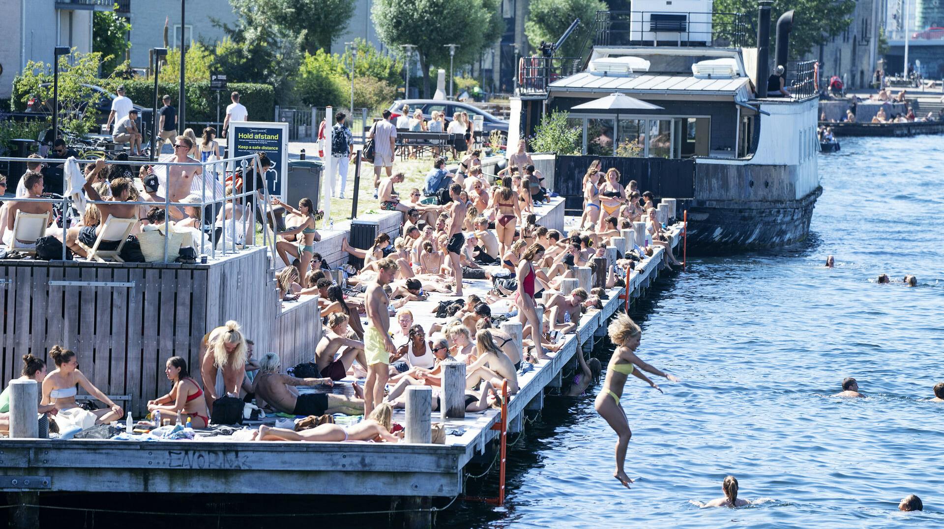 De sommerlige temperaturer fortsætter resten af ugen.