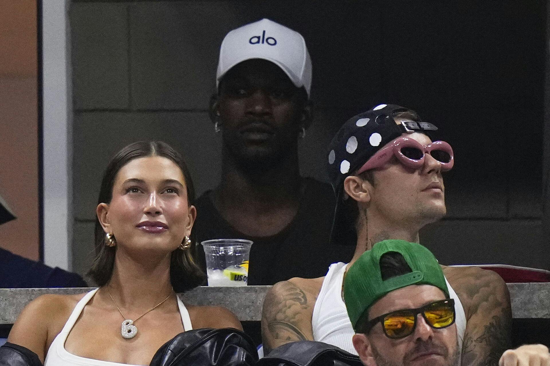 Hailey og Justin Bieber ved US Open fredag.