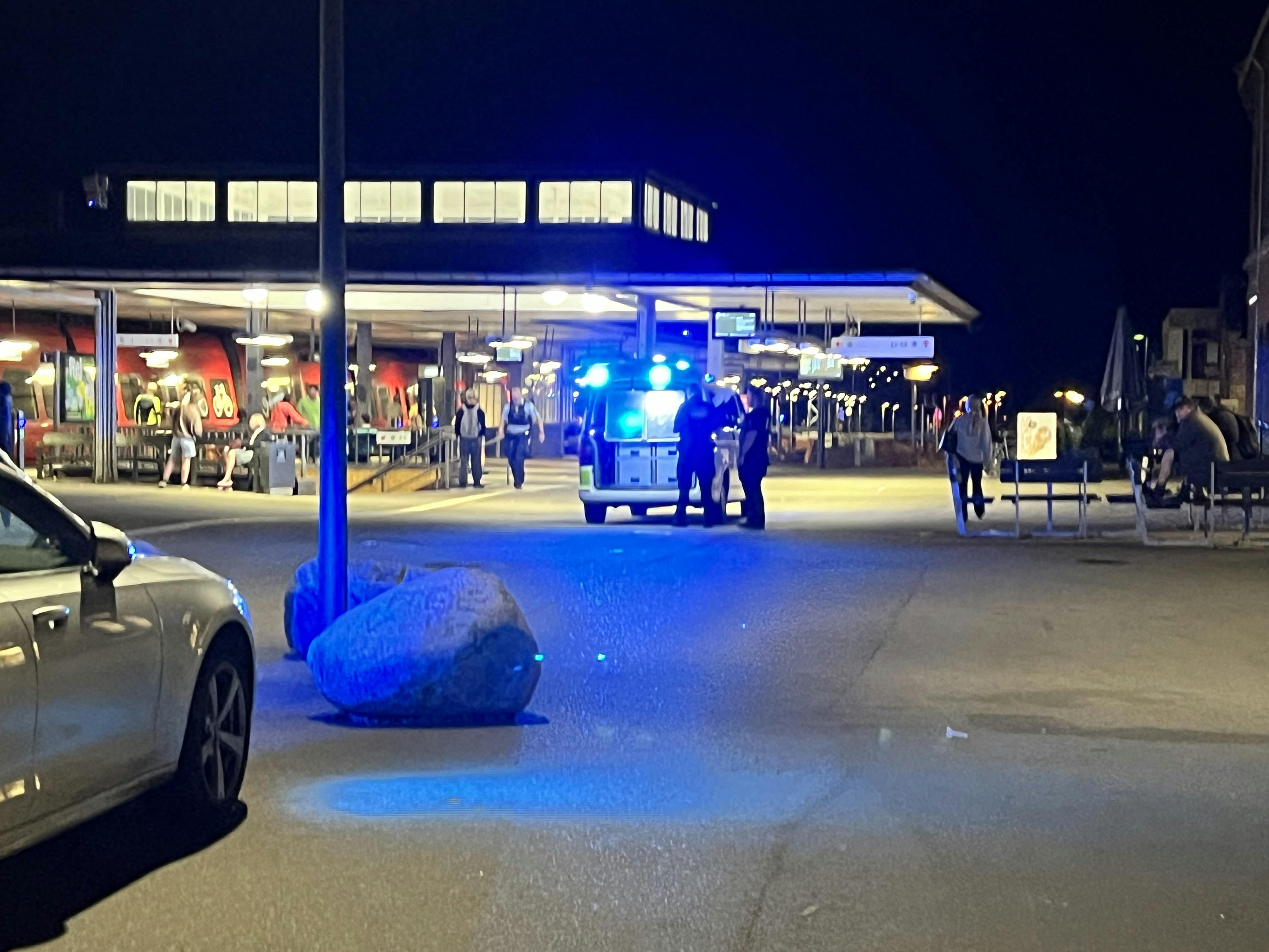 Politiet er i øjeblikket til stede på Hillerød Station.