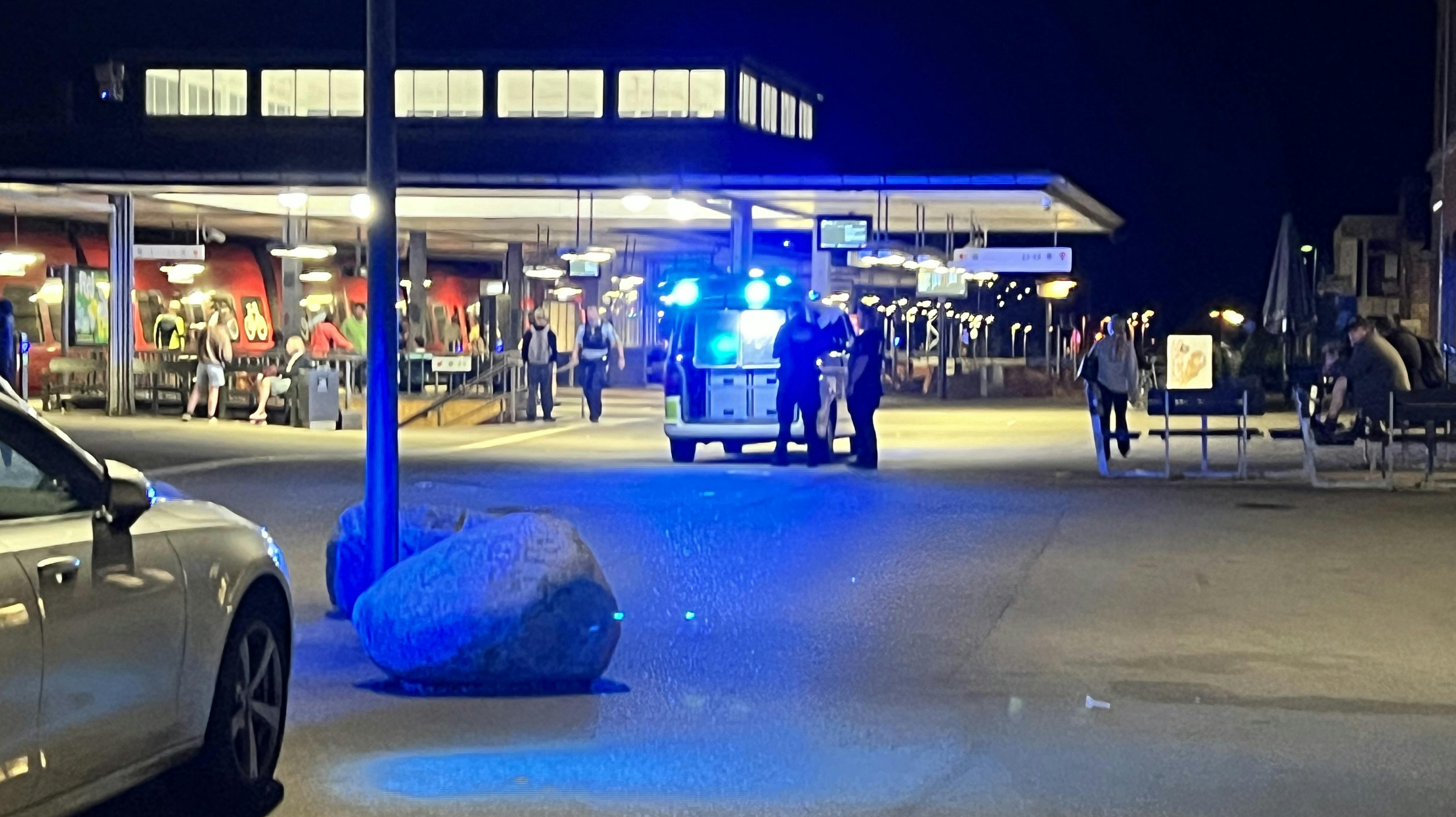 Politiet er i øjeblikket til stede på Hillerød Station.