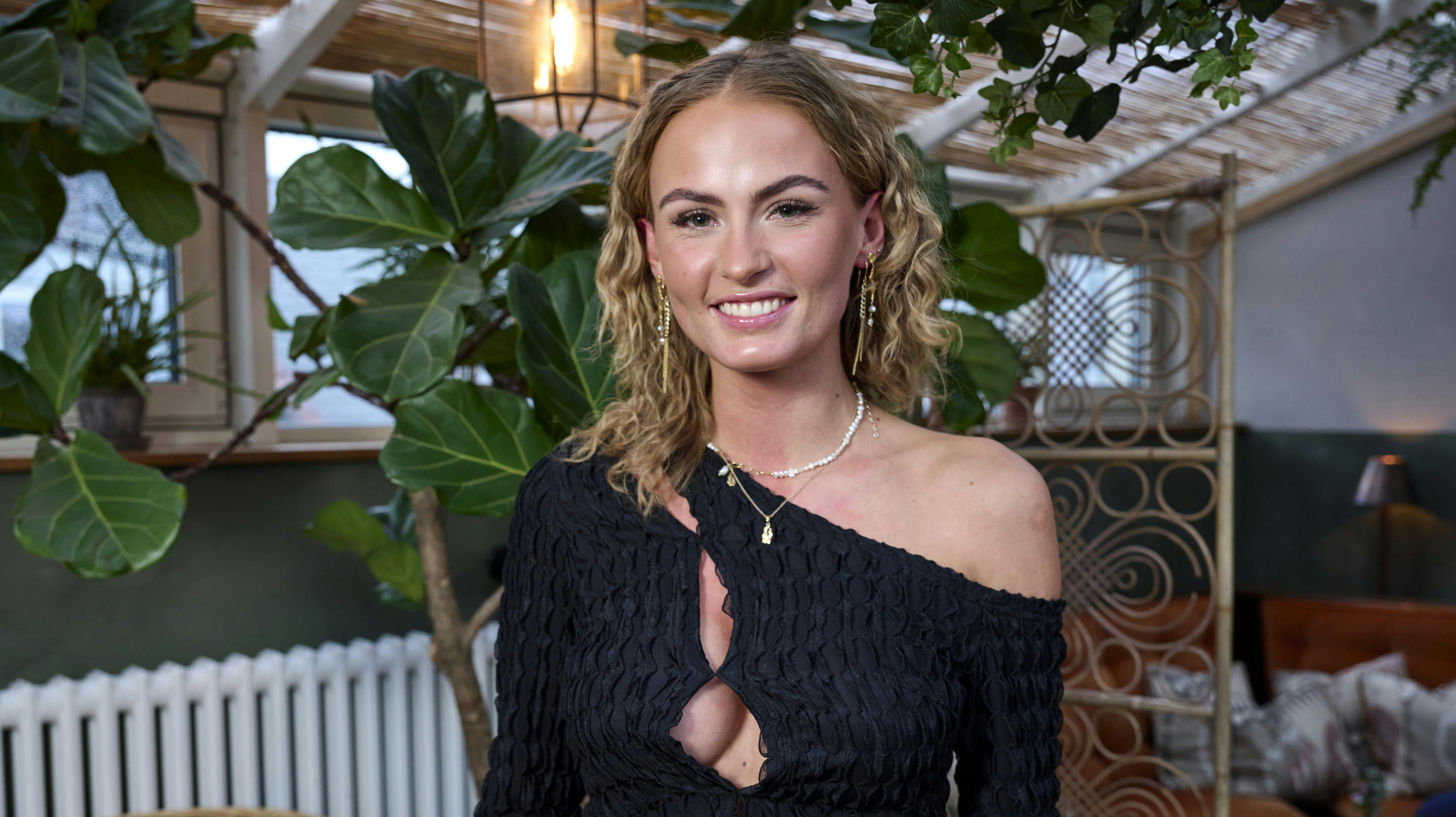 Udover en karriere som influencer har Signe Kragh også været med i tv-programmet "Good Luck Guys" og været vært på "JuicyNews".