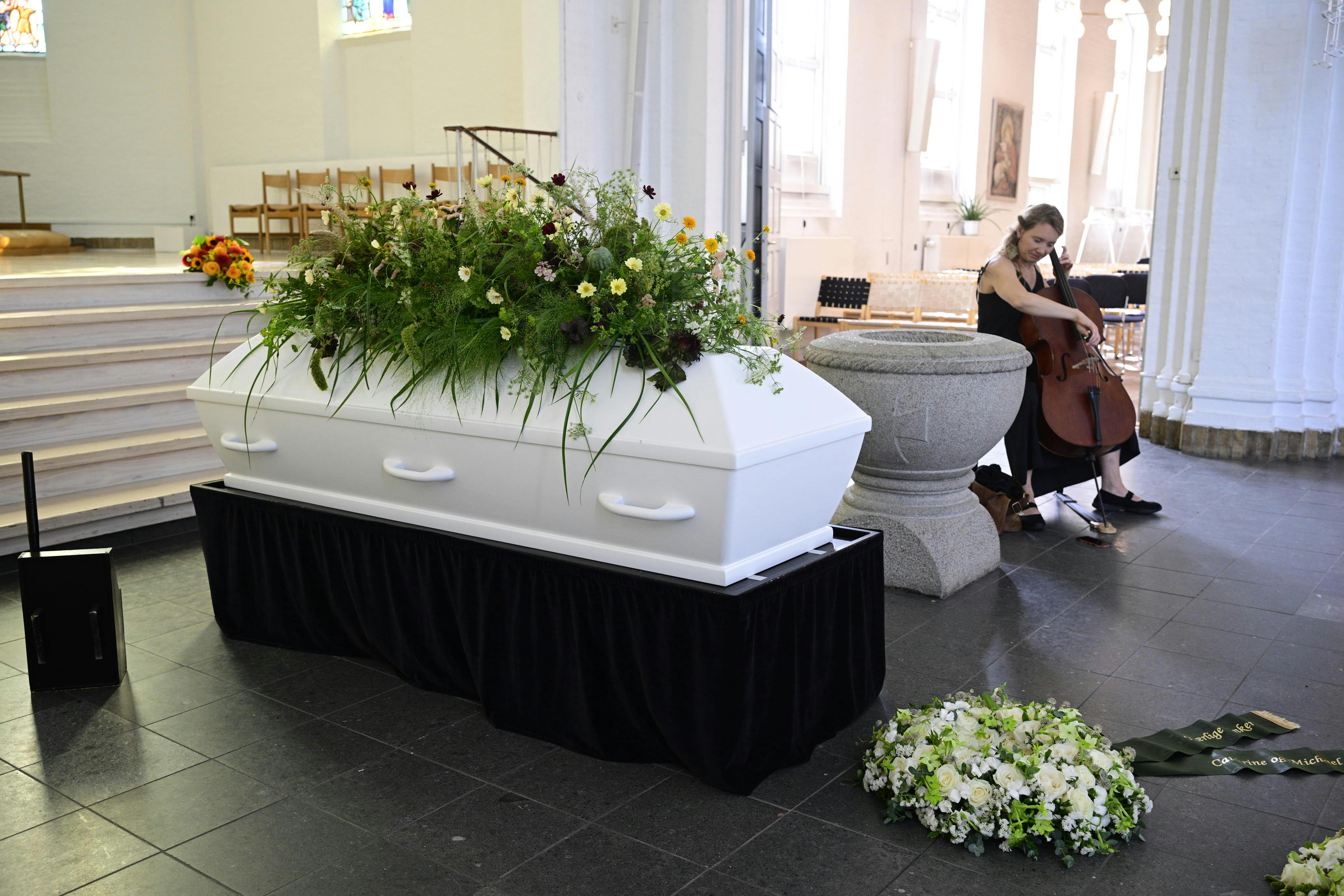 Eddie Skoller bisættes i dag fra Messiaskirken i Charlottenlund.