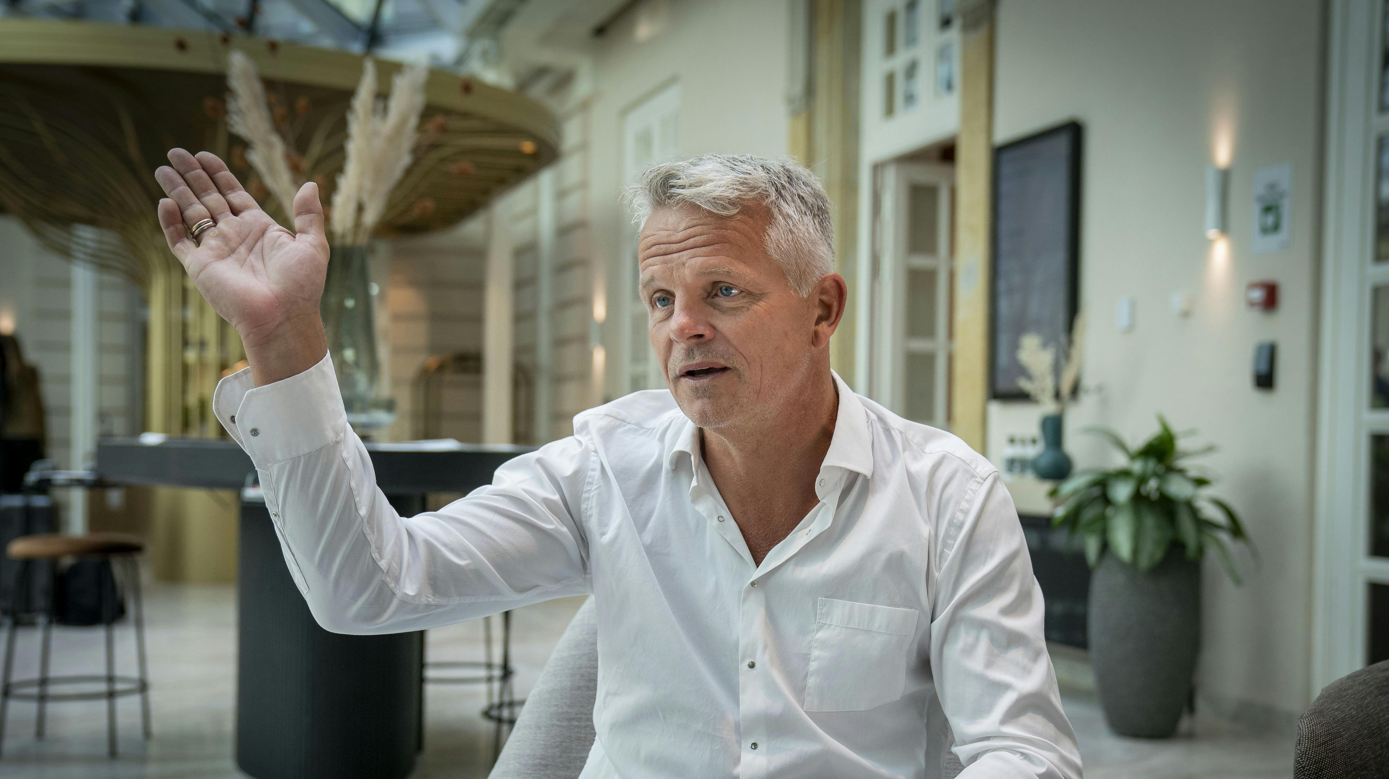 Jakob Kjeldberg løfter sløret for de vildeste ting, der er sket i hans tid som vært på "Robinson Ekspeditionen"