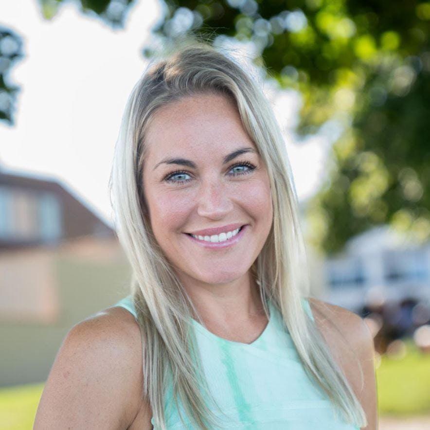Efter en fire måneder lang pause afbryder Amalie Szigethy i dag sit frivillige eksil fra sociale medier.