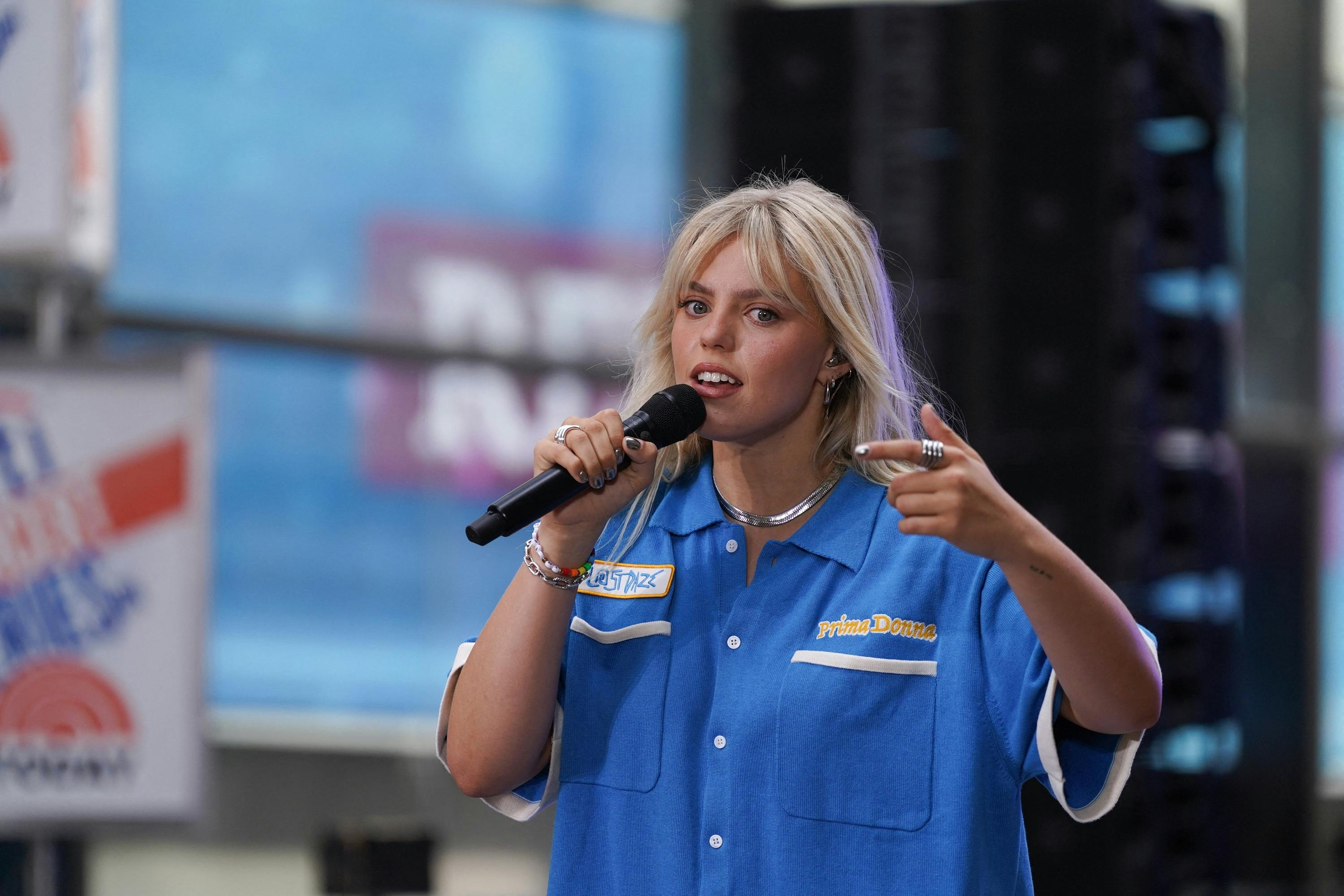 I dag er det musikken, som får lov at fylde i den unge amerikanske stjernes liv. Hun har netop udgivet debutalbummet "Snow Angel", hvor singlen med samme titel er inspireret af det uhyggelige blackout i 2022