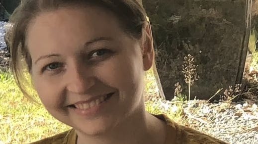 1. september sov den 33-årige kvinde ind i sit hjem i New Zealand. Forinden havde hun kæmpet en lang og brav kamp mod den såkaldte Ehlers-Danlos Syndrom.