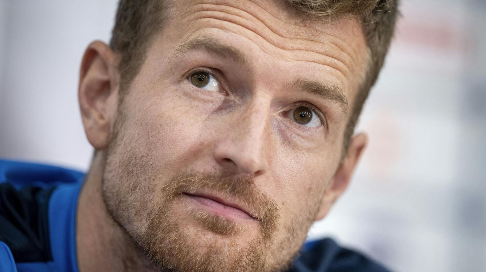 Lukas Hradecky under Finlands pressemøde dagen før kampen mod Danmark.