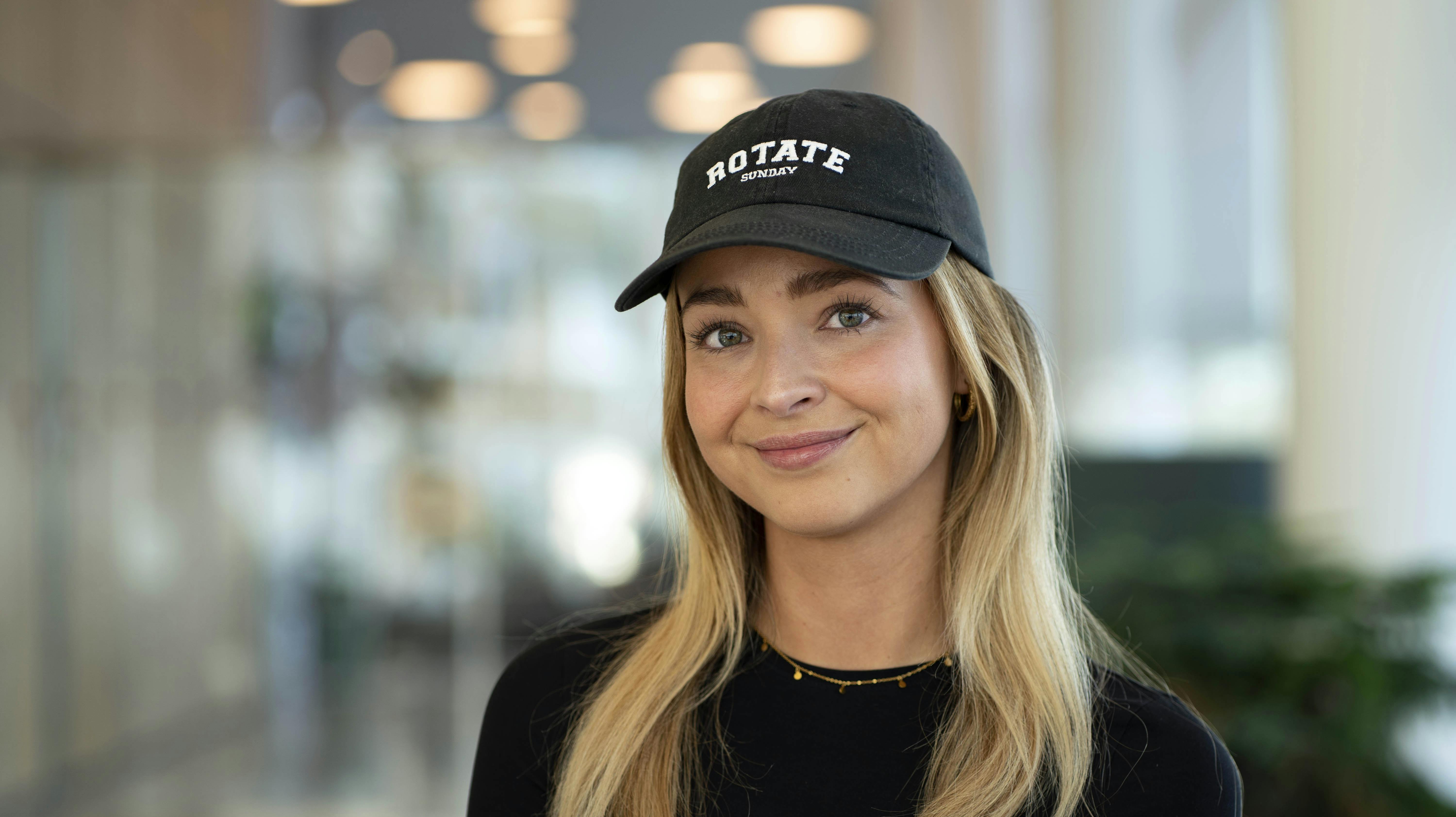 SladderministerietGæster: Mette Sommer og Julie Kriegler, ”Bachelorette”Vært: Nicklas Erik Lagerstorf