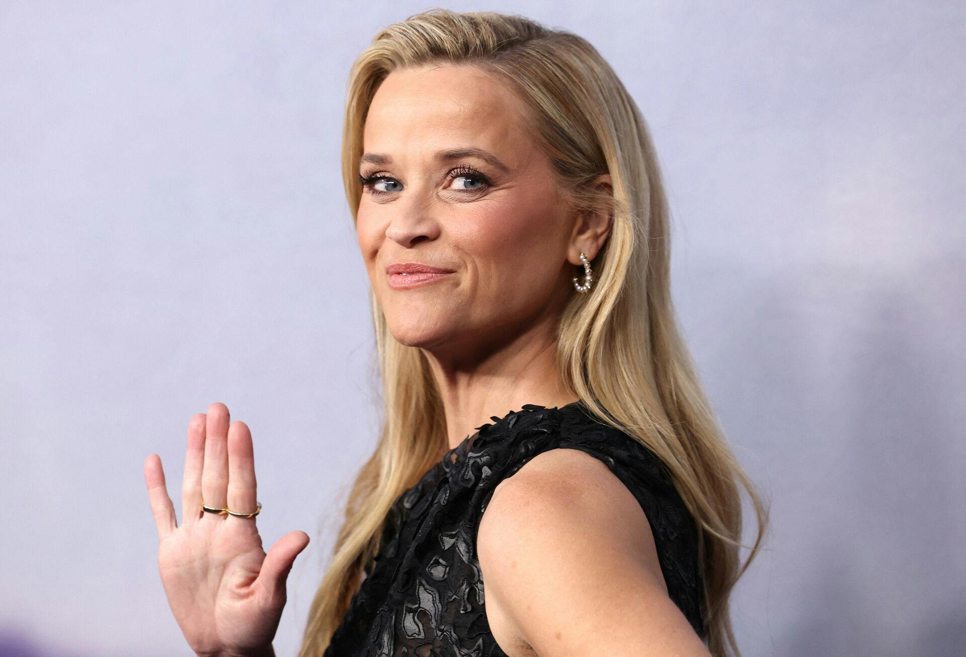 Hollywooddarlingen Reese Witherspoon sidder - desværre - ikke på en Oprah-lignende formue.