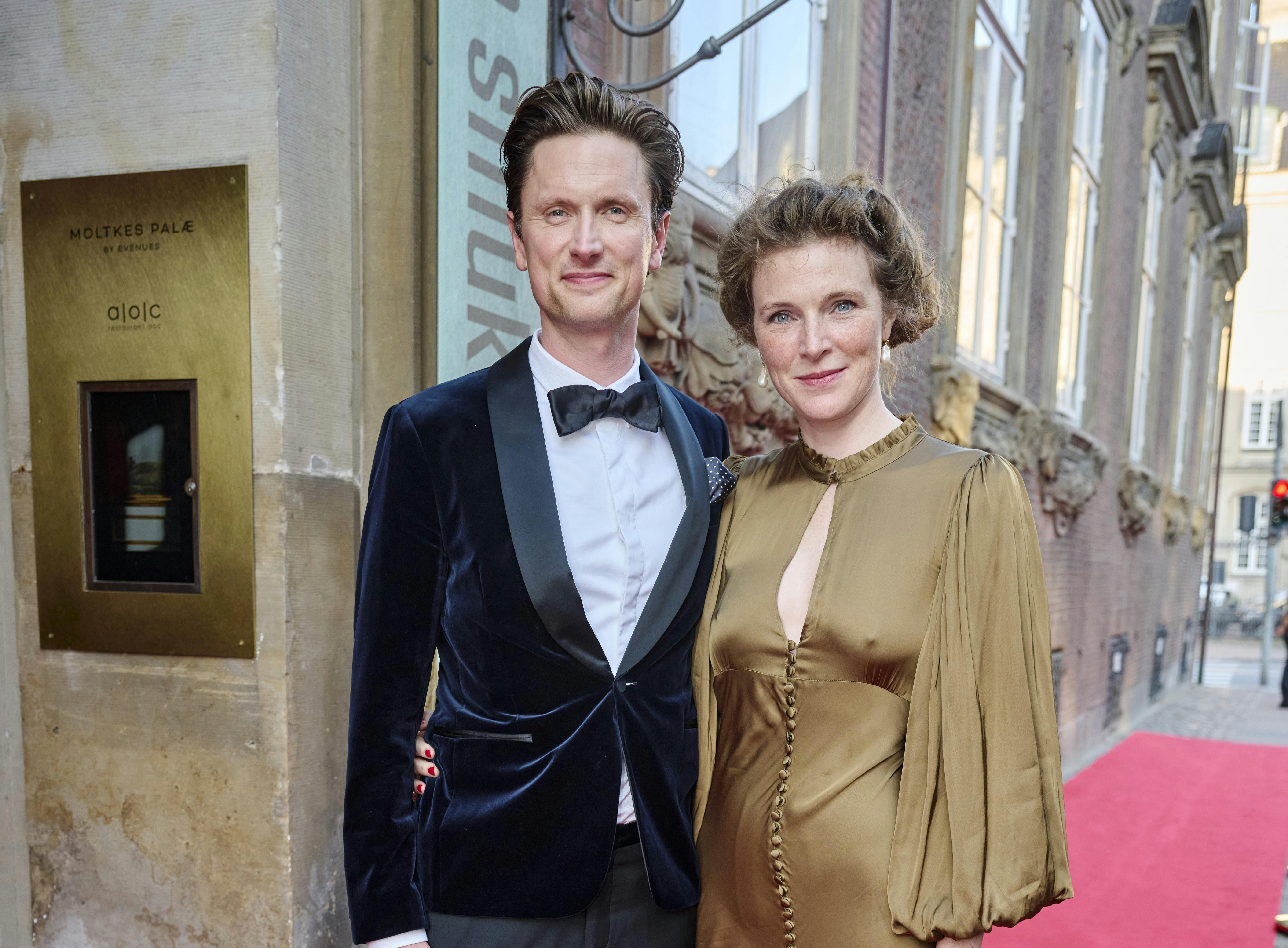 Mikkel Boe Følsgaard og hustruen Freja Friis til verdenspremiere på "Ehrengard: Forførelsens kunst" tidligere på måneden.