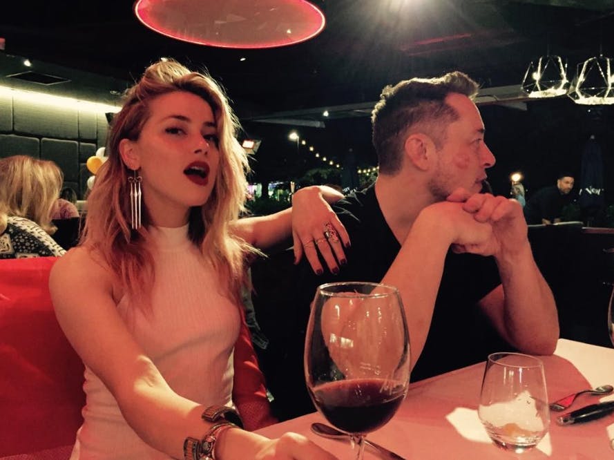 Amber Heard og Elon Musk stod frem som par på Instagram i 2017. 