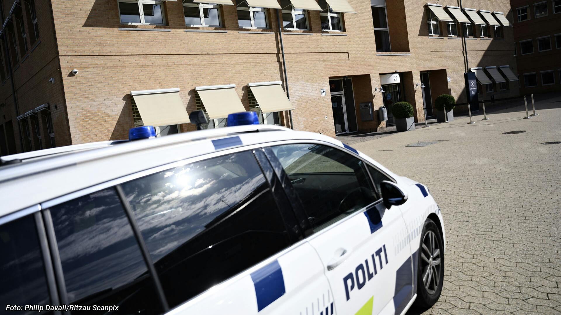 Fire personer blev tirsdag varetægtsfængslet af Retten i Glostrup for frihedsberøvelse af et familiemedlem.