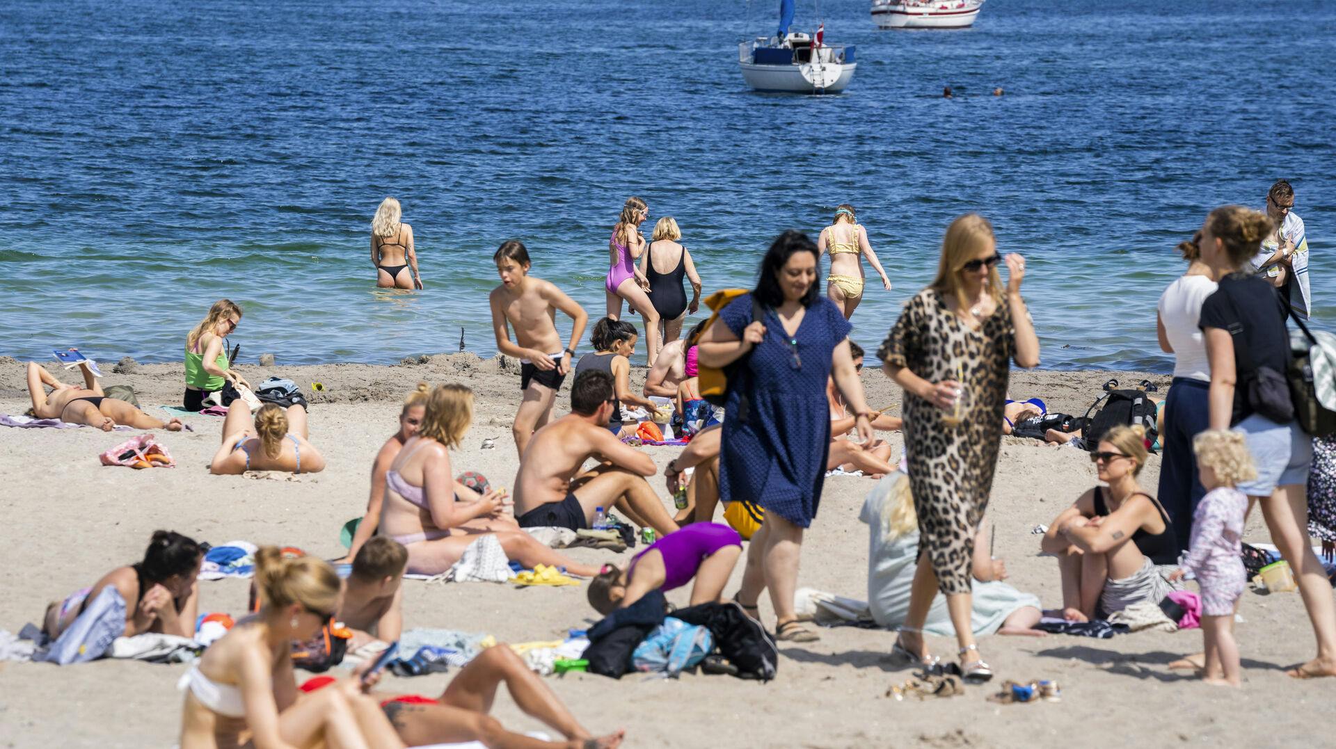 En 59-årig mand kunne tilsyneladende ikke holde den i bukserne, da han tirsdag eftermiddag var på stranden. OBS: ARKIVFOTO