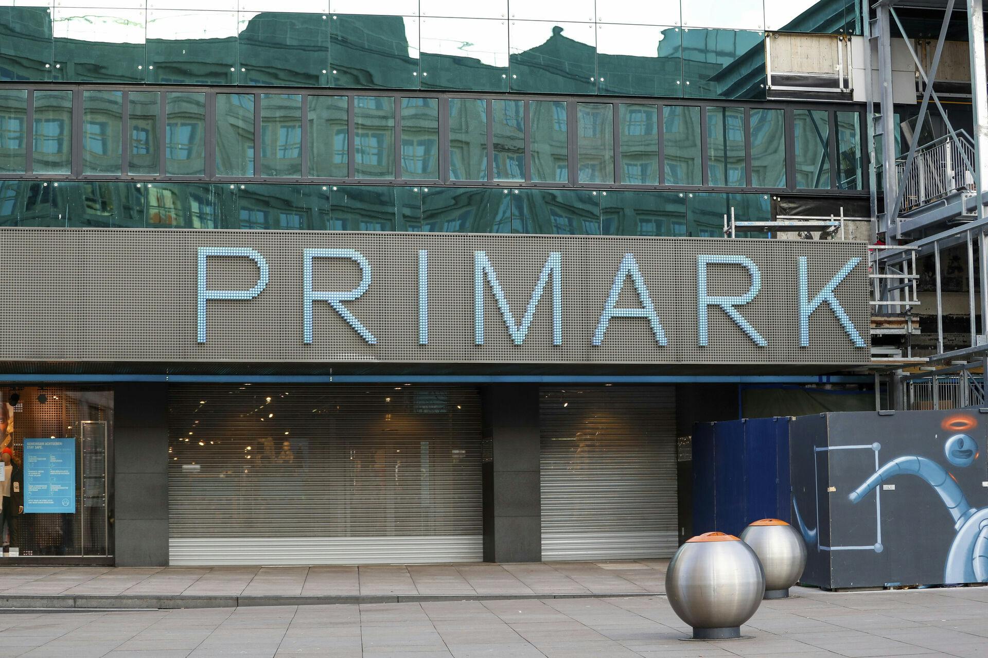Tøjforretningen Primark tager nu alternative metoder i brug mod butikstyverier.