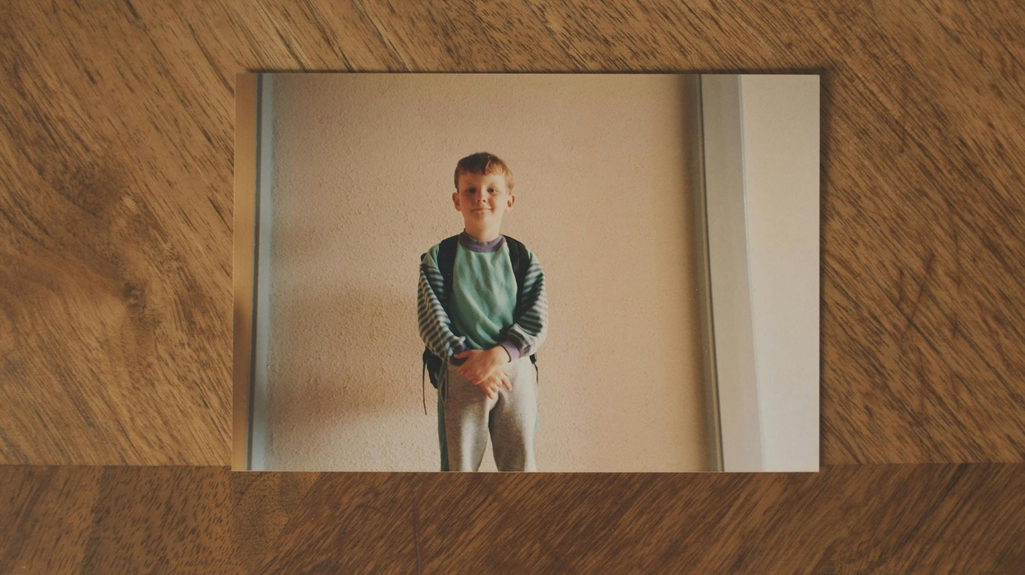 – Min hukommelse fra dengang er meget ringe, sagde Peter. – Men et eller andet sted så ved jeg jo godt, at det er sket. Det kan jeg jo mærke i mig selv, at det er, fortsatte han.