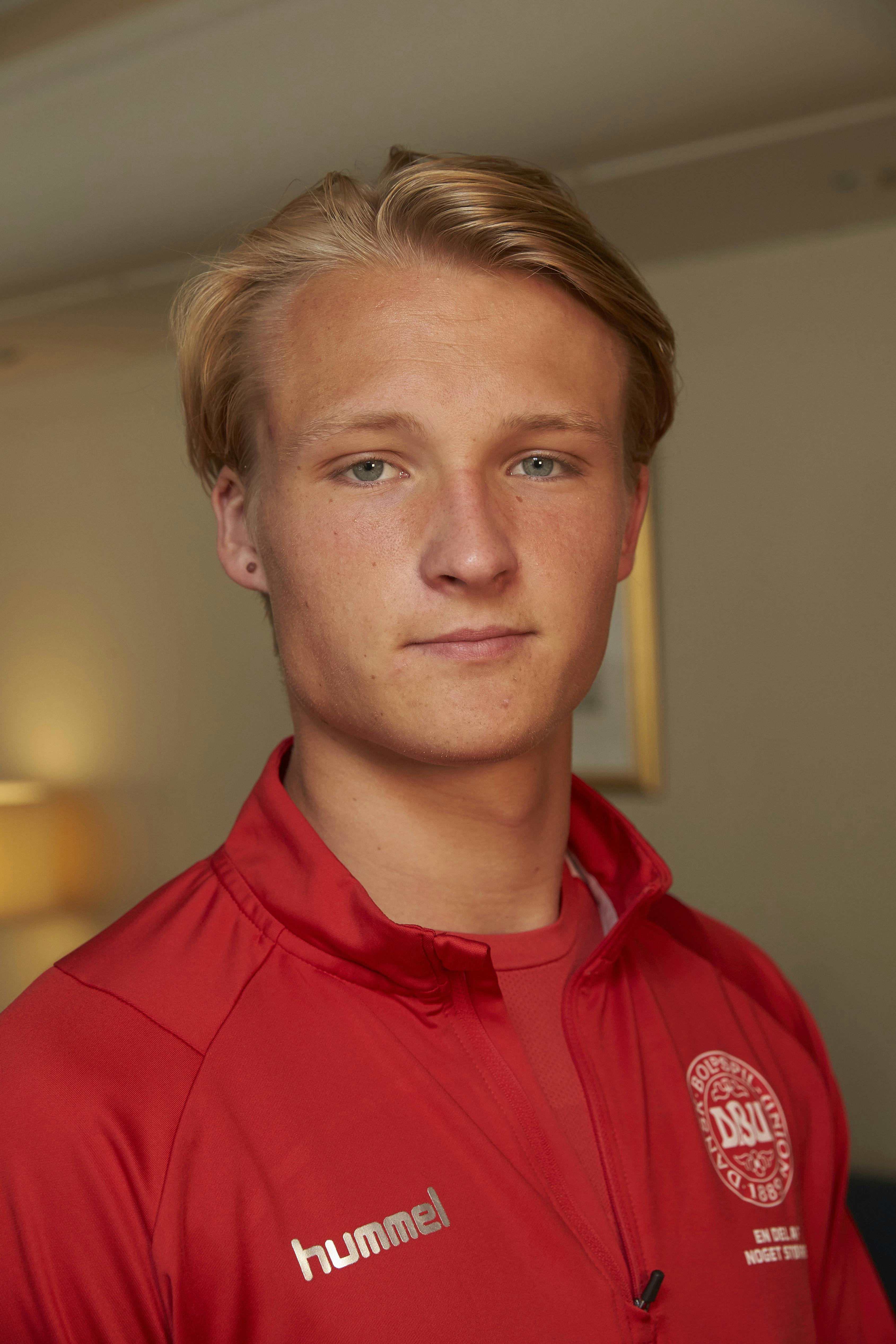 Kasper Dolberg, 25, som netop er skiftet til belgiske Anderlecht, fik i sin tid i sydfranske Nice også besøg af de samme tyve, der stjal fra Caroline.