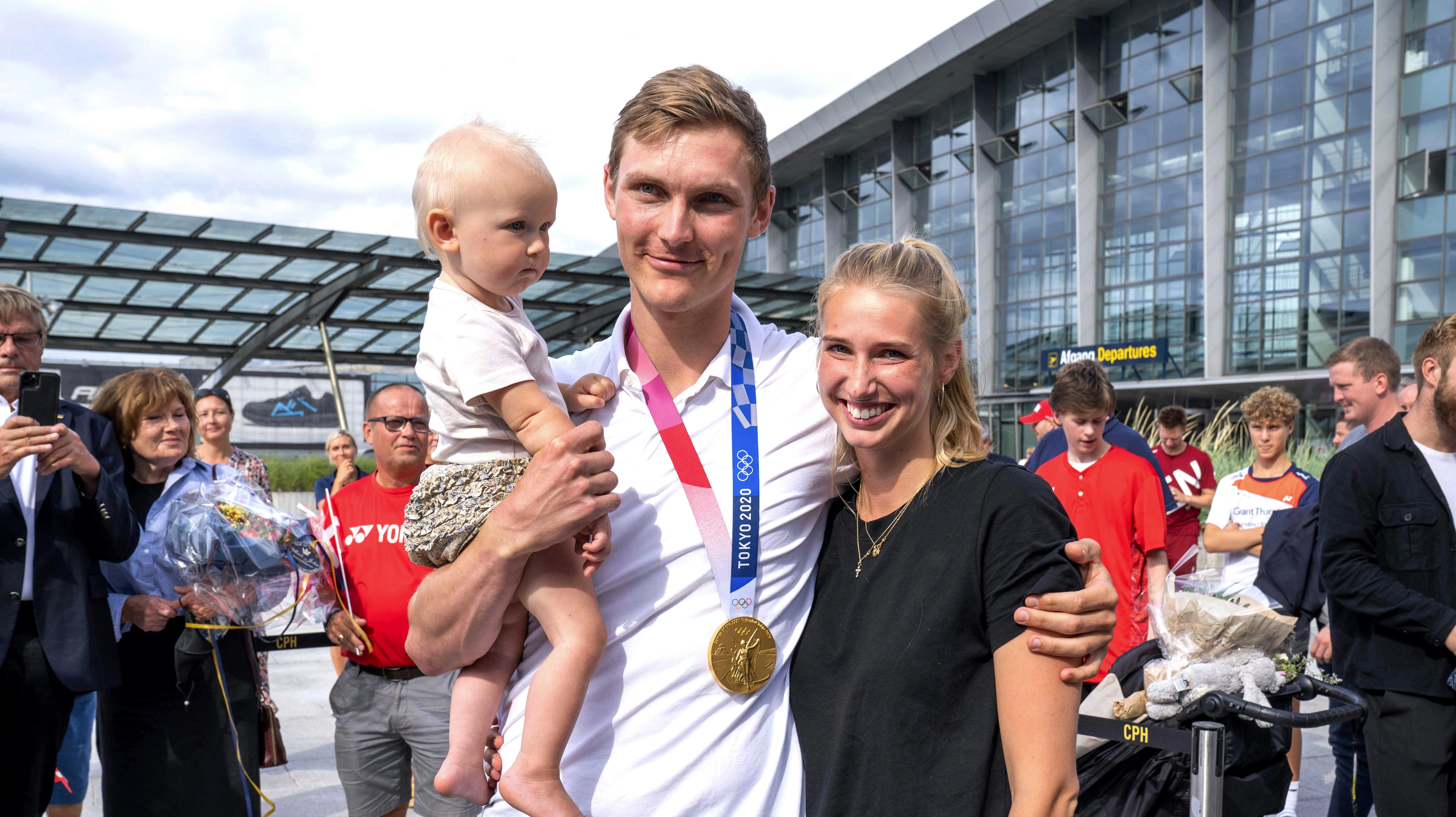 Viktor Axelsen og Natalia Koch Rohde bor til daglig i Dubai, men ejer nu hver en lejlighed ved siden af hinanden i Charlottenlund.