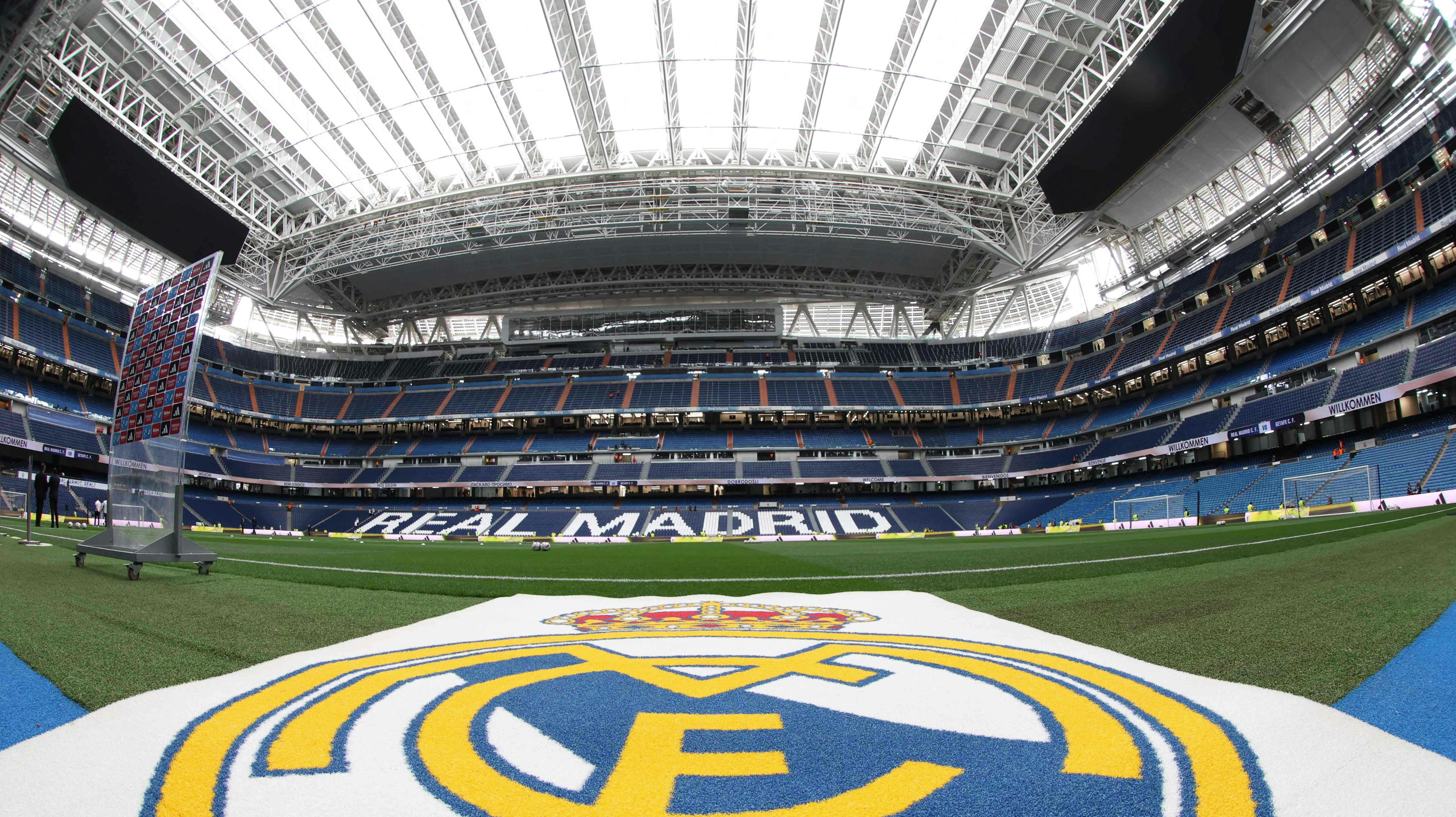 Fodboldklubben Real Madrid ungdomshold har fået en ubehagelig sag på nakken, da et par af deres spillere angiveligt skulle have delt grænseoverskridende indhold med en mindreårig pige