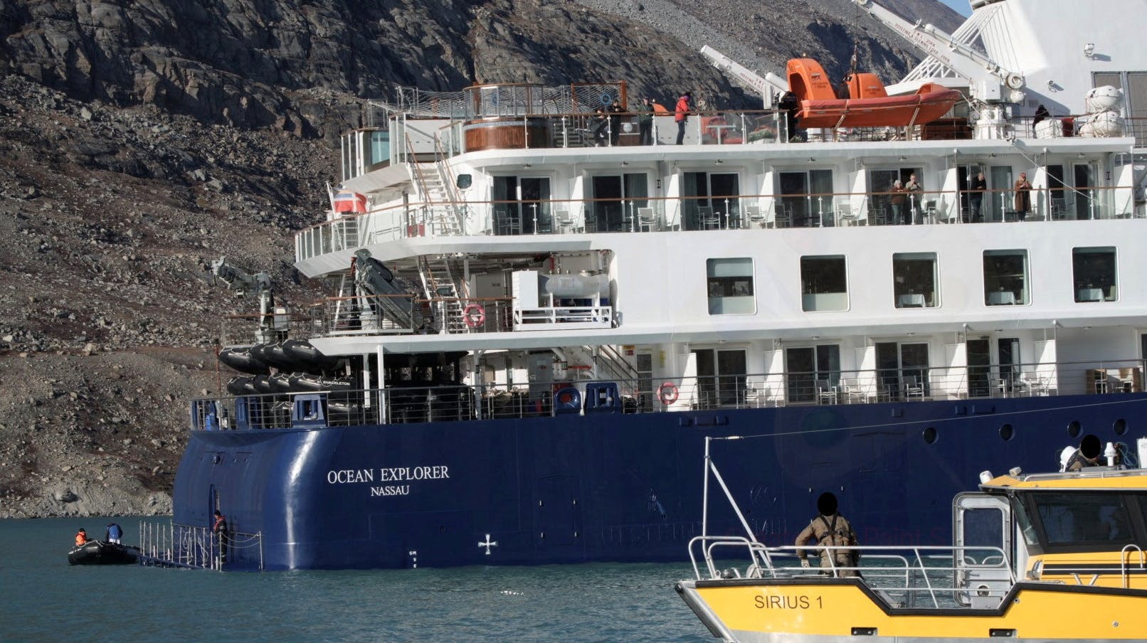Luksusskibet Ocean Explorer er nu endelig blevet trukket fri