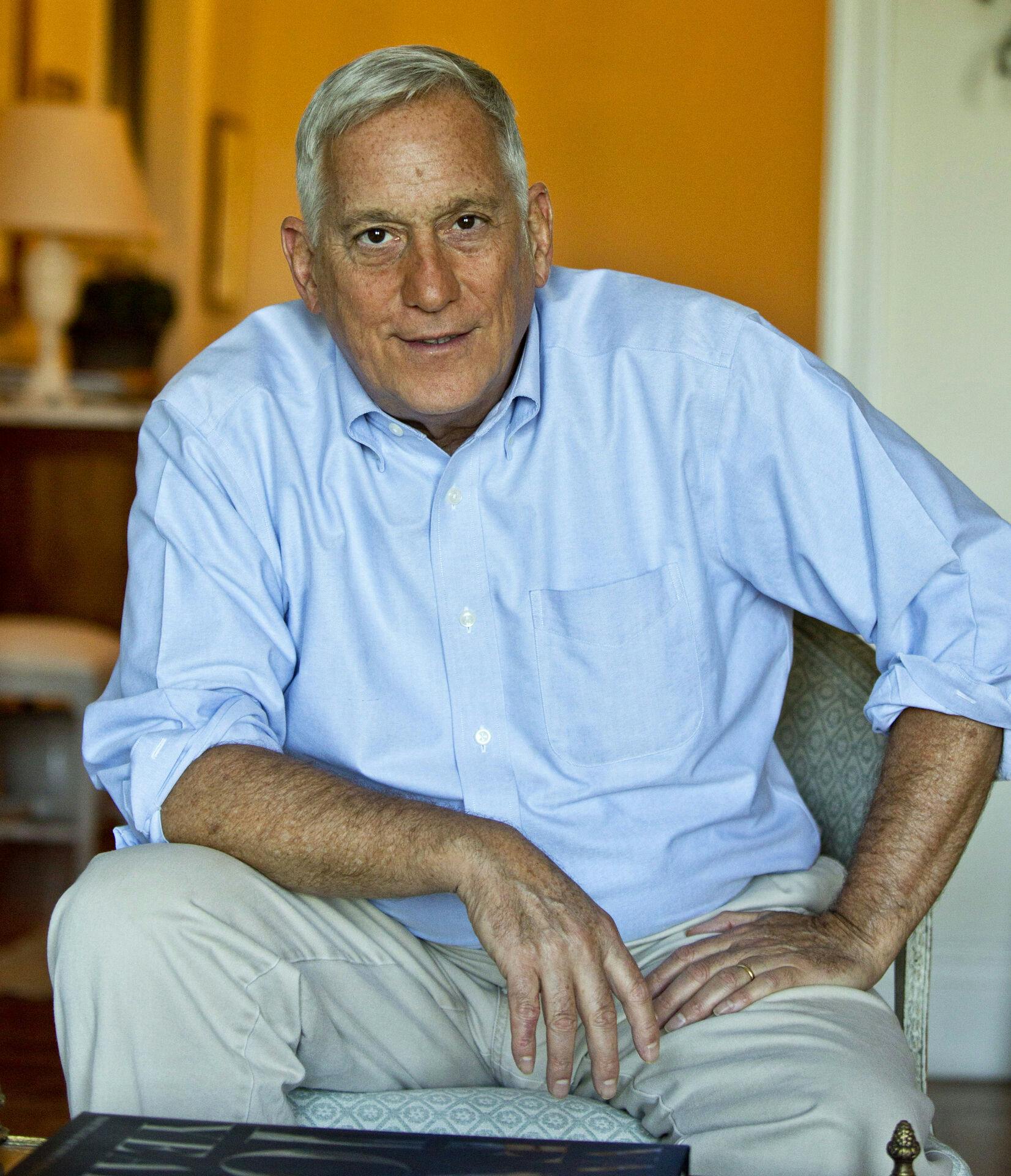 Walter Isaacson, som har skrevet den nye biografi om Elon Musk, har tidligere skrevet den anmelderroste Steve Jobs-biografi fra 2011.