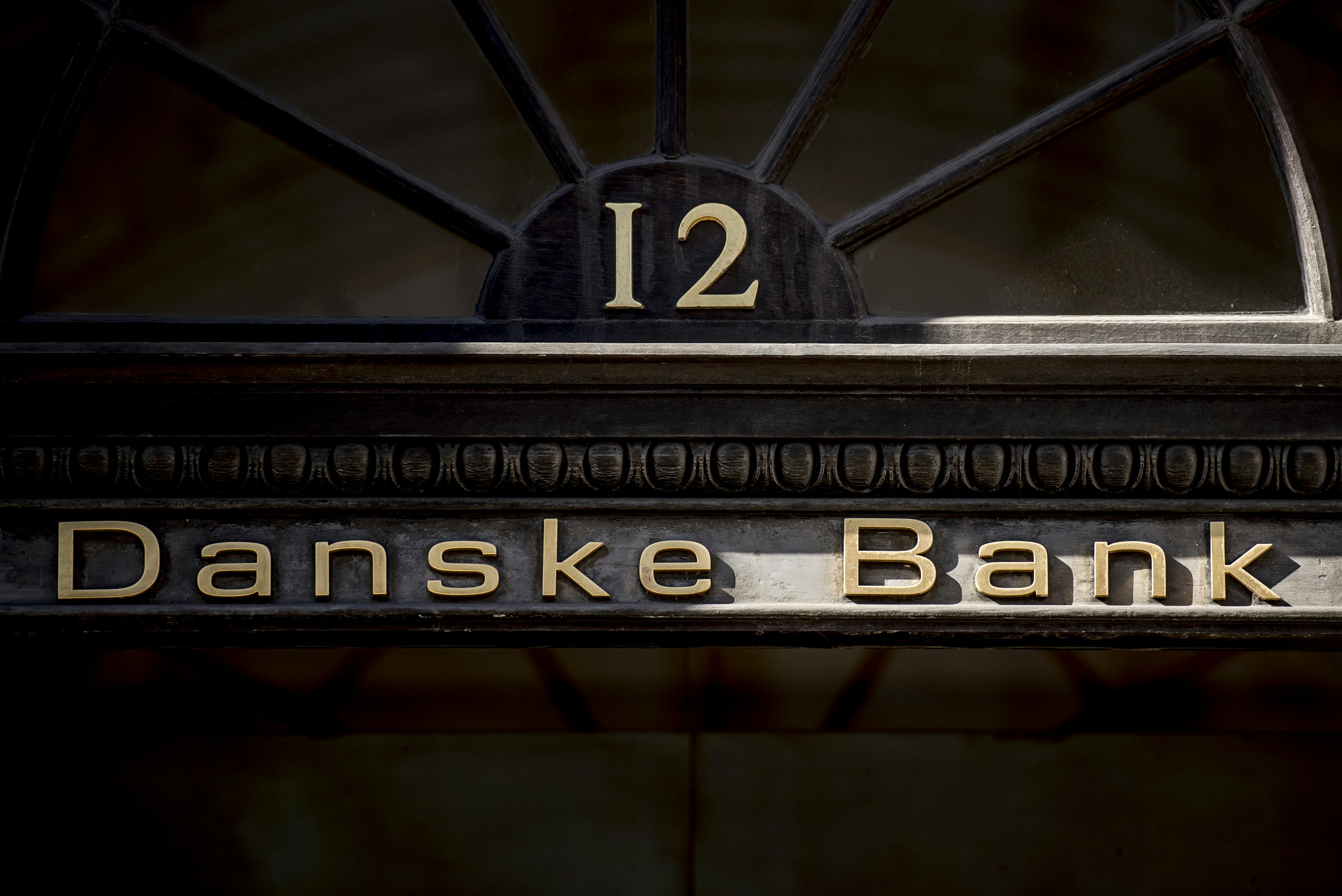 Danske Bank står fredag som sejrherre i en sag om pristalsreguleret alderdomsopsparing mod en kvinde, der har sagsøgt banken.