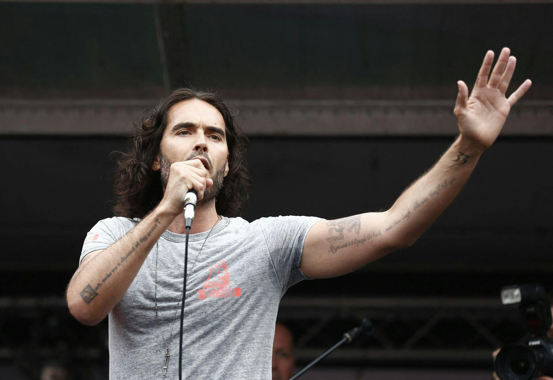 Voldsomme anklager bliver nu rettet mod Russell Brand. 