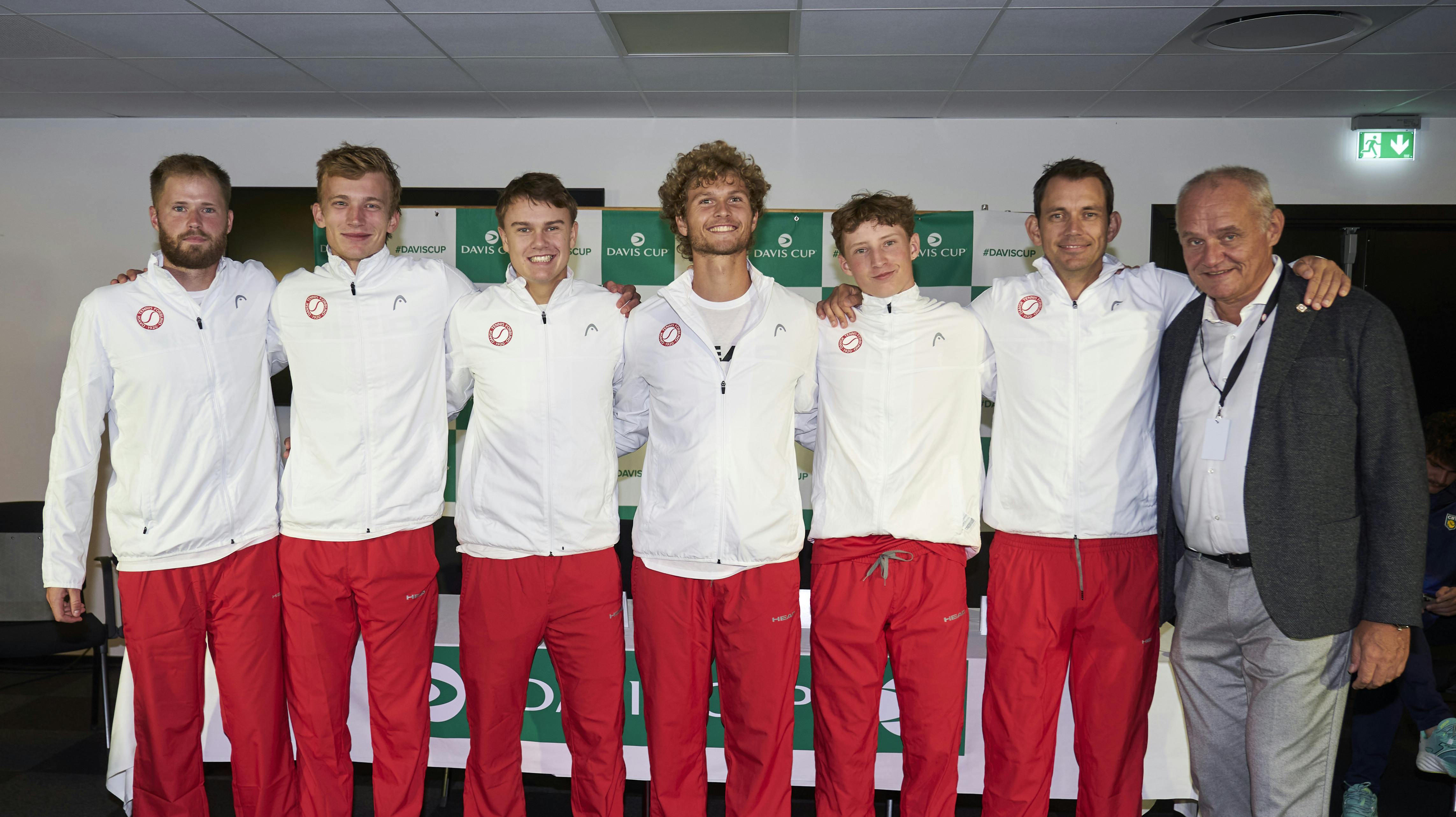 Der venter en svær opgave lørdag.